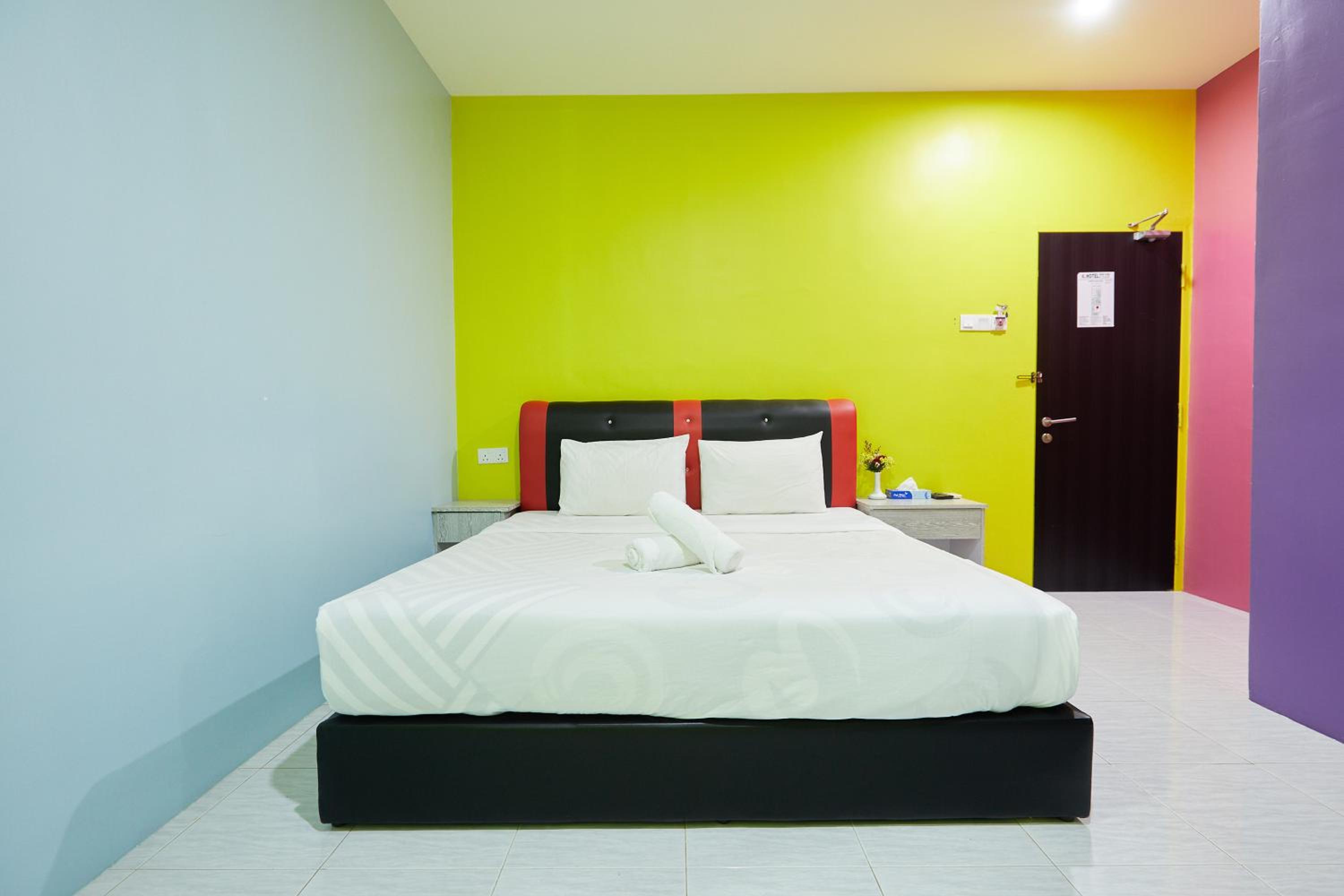 Standard King Room - Photo 2