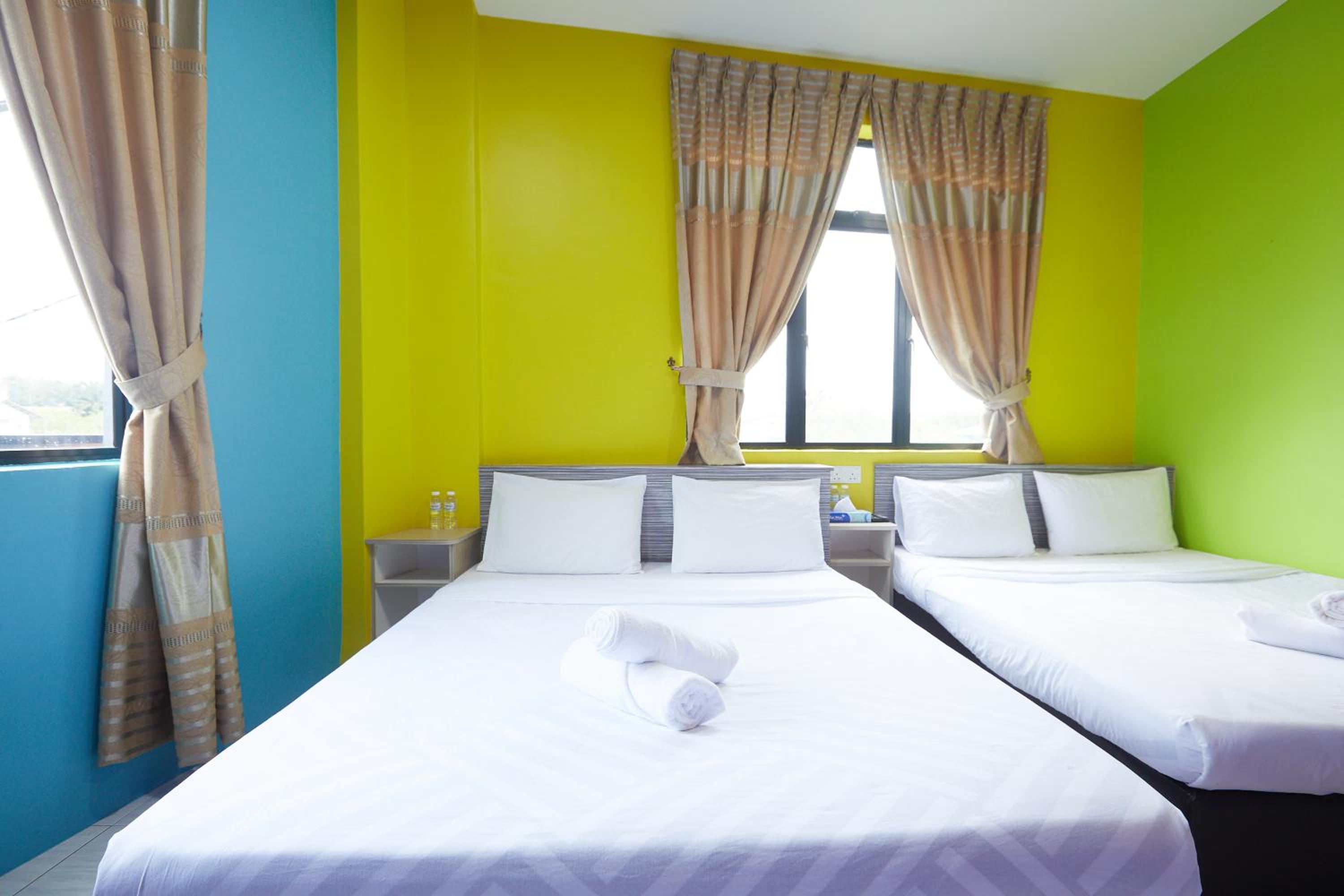 Suite - Photo 1