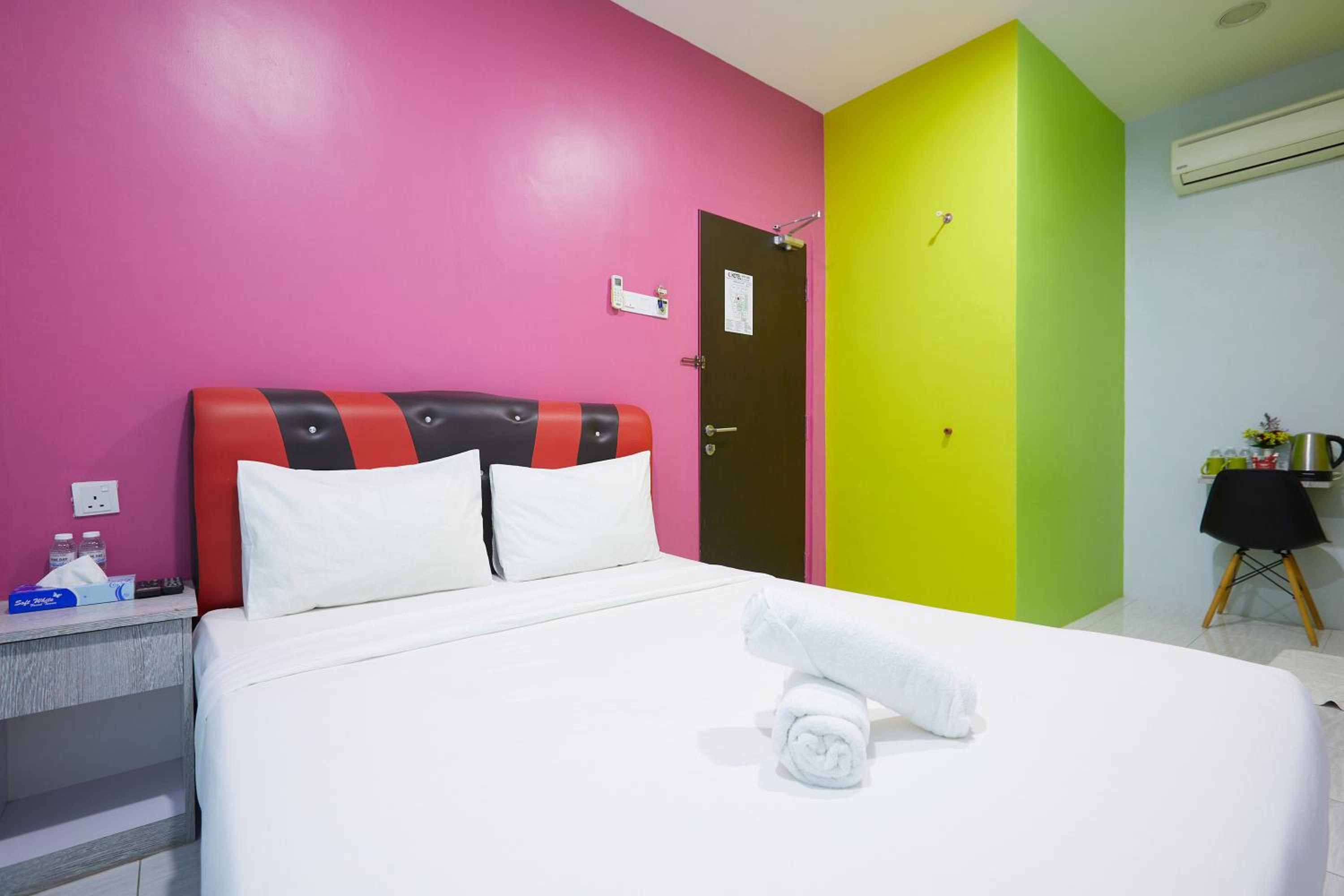 Standard Queen Room - Photo 14