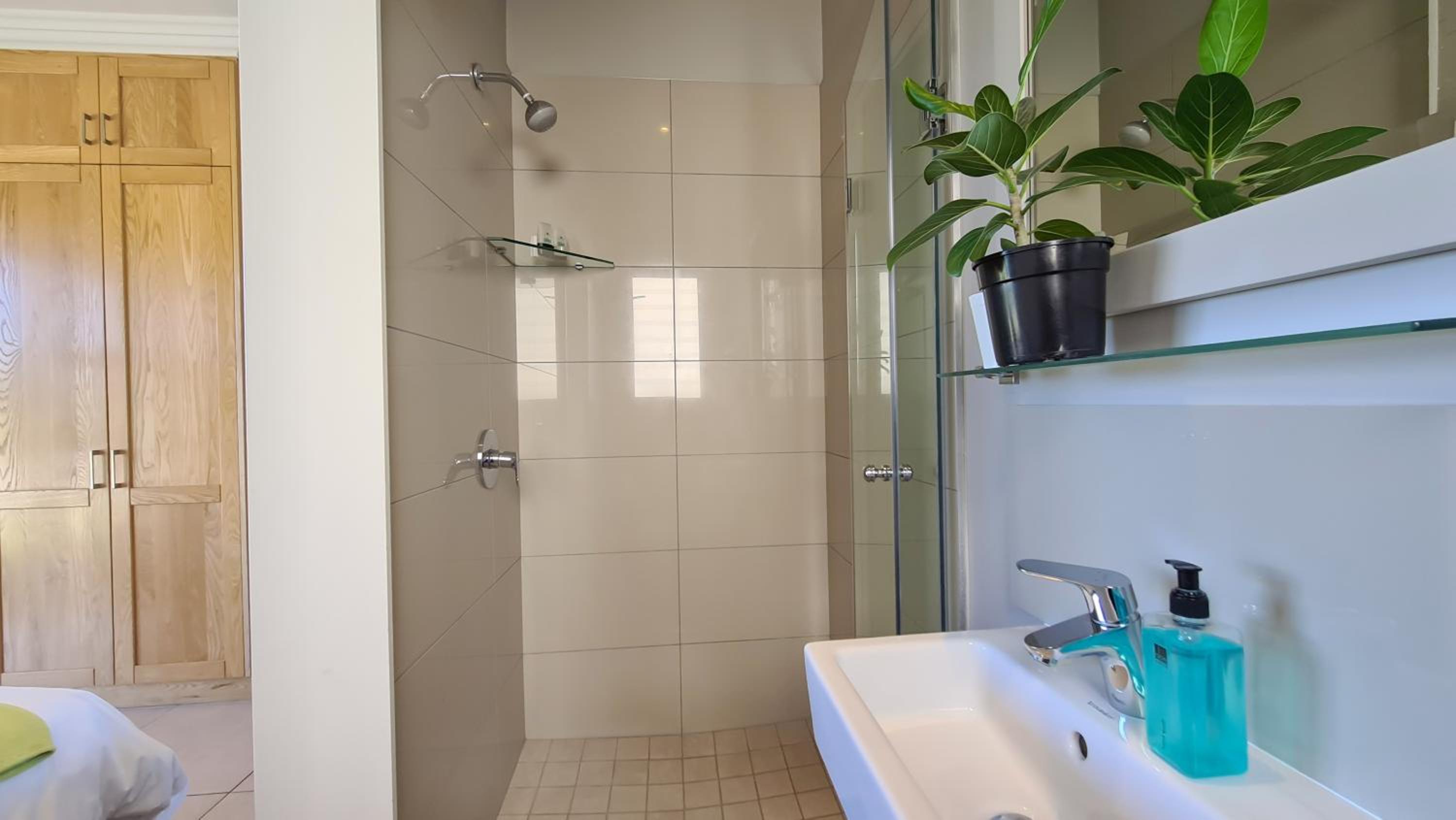 Two-Bedroom Suite with Balcony photo 2