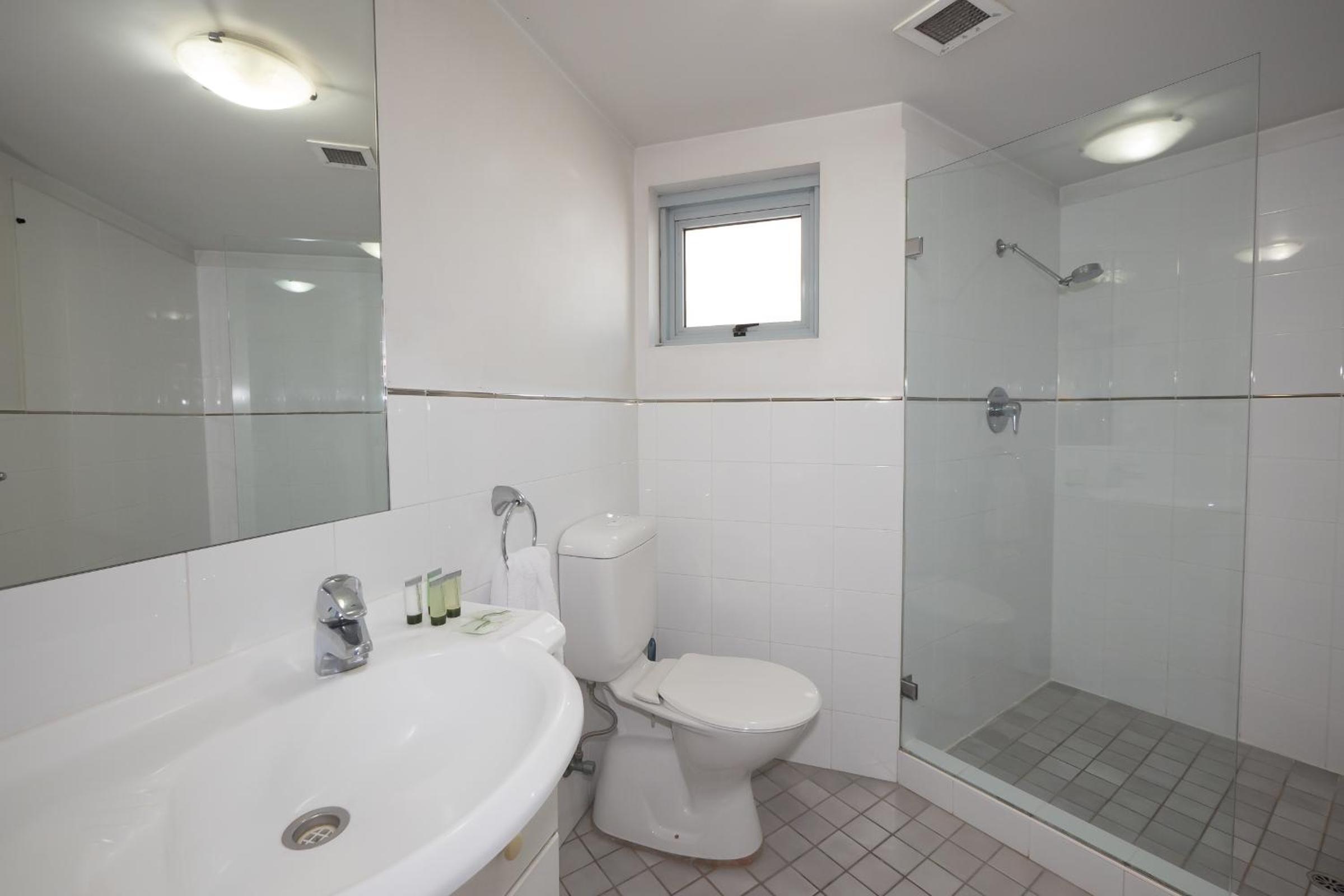 One-Bedroom Apartment thumbnail 5