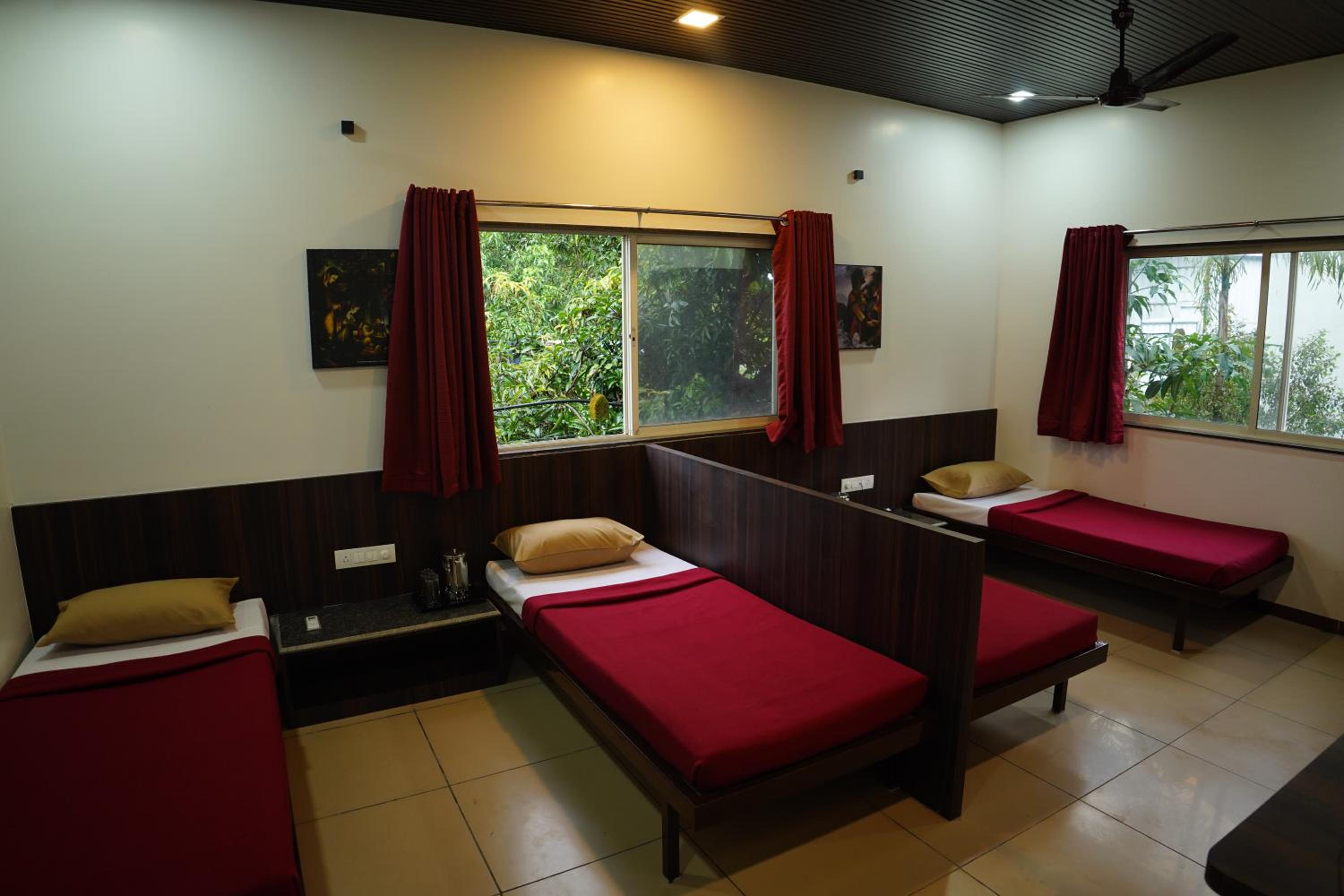 Family Room with Garden View photo 2