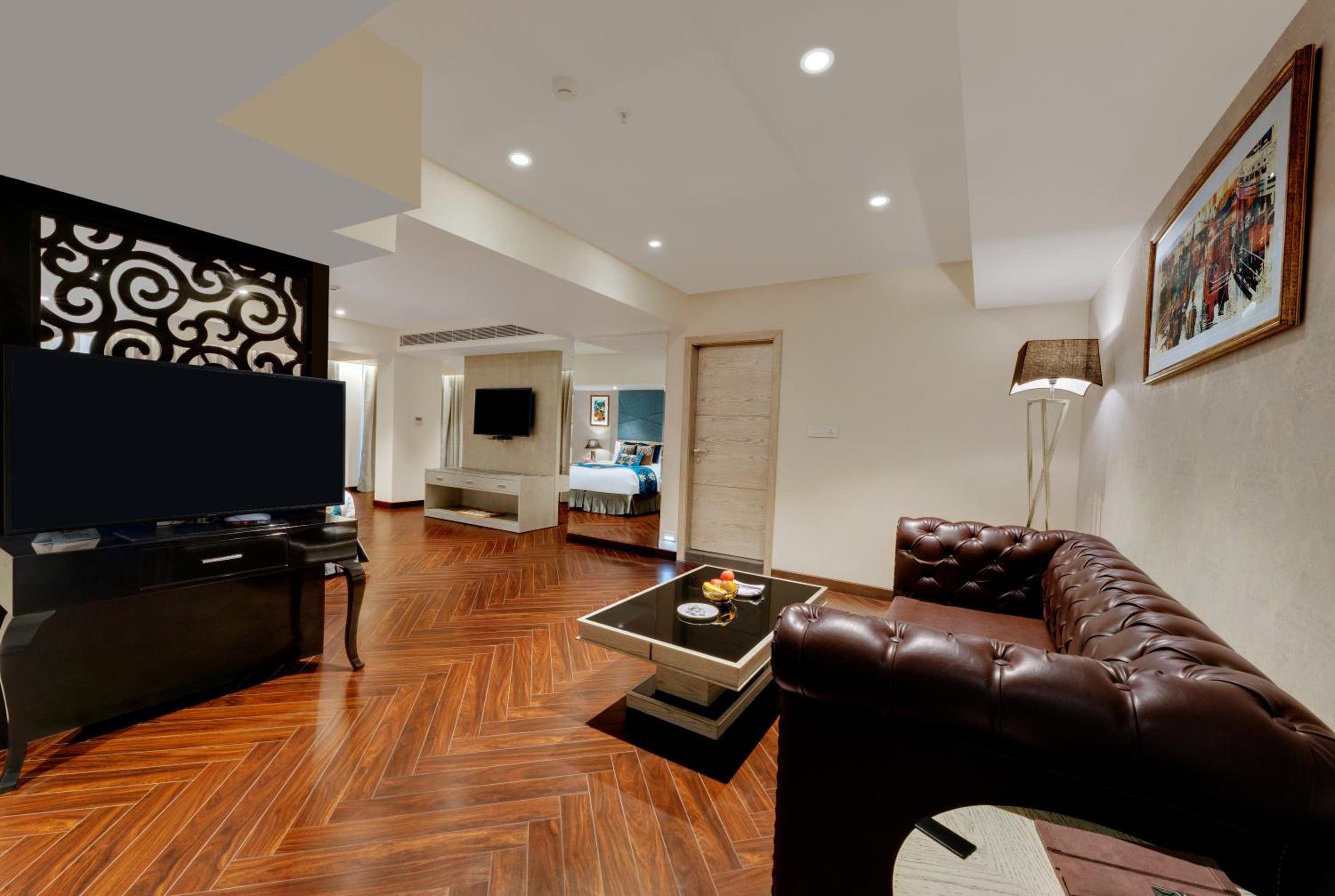 Suite Room - Photo 2