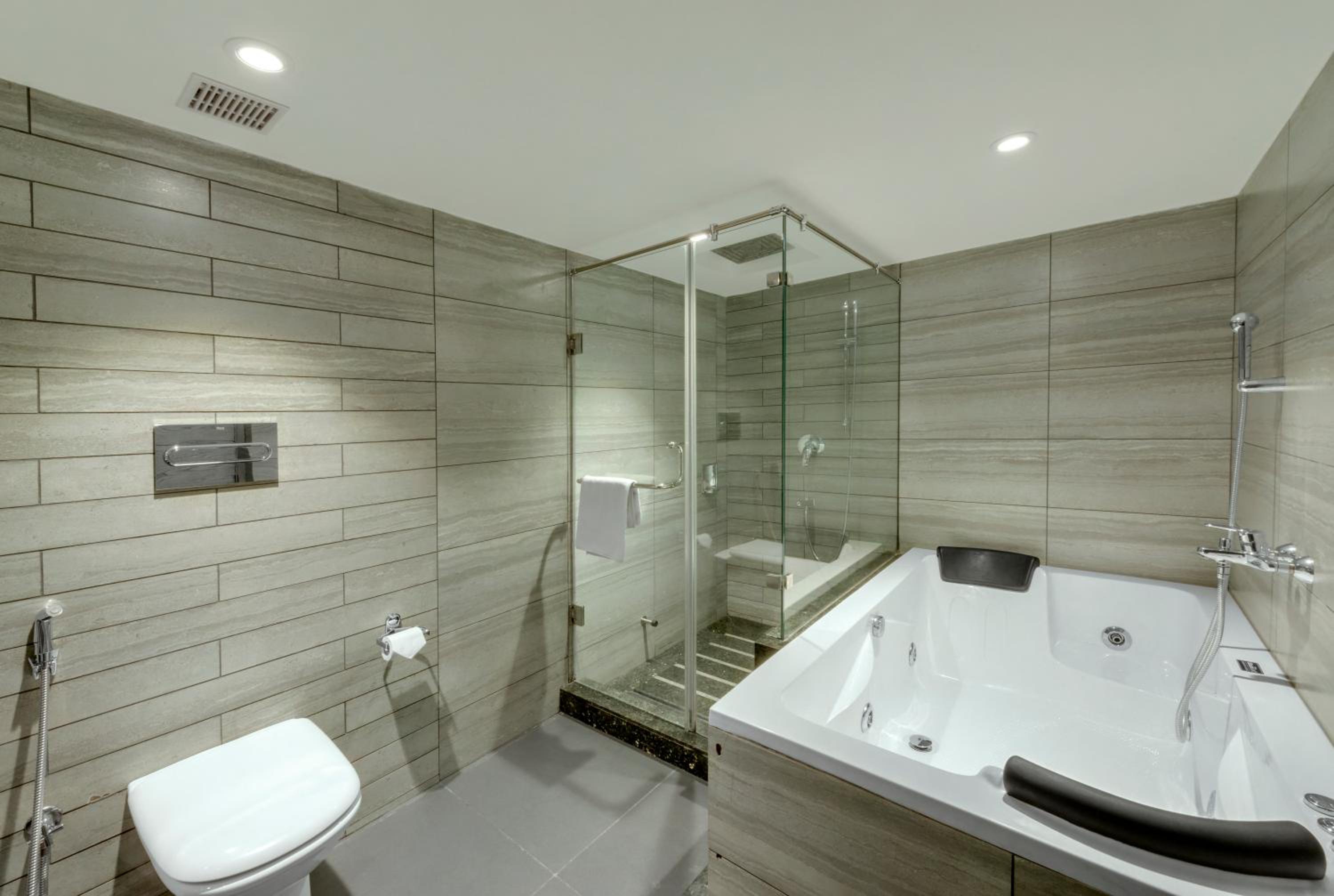 Suite Room - Photo 3