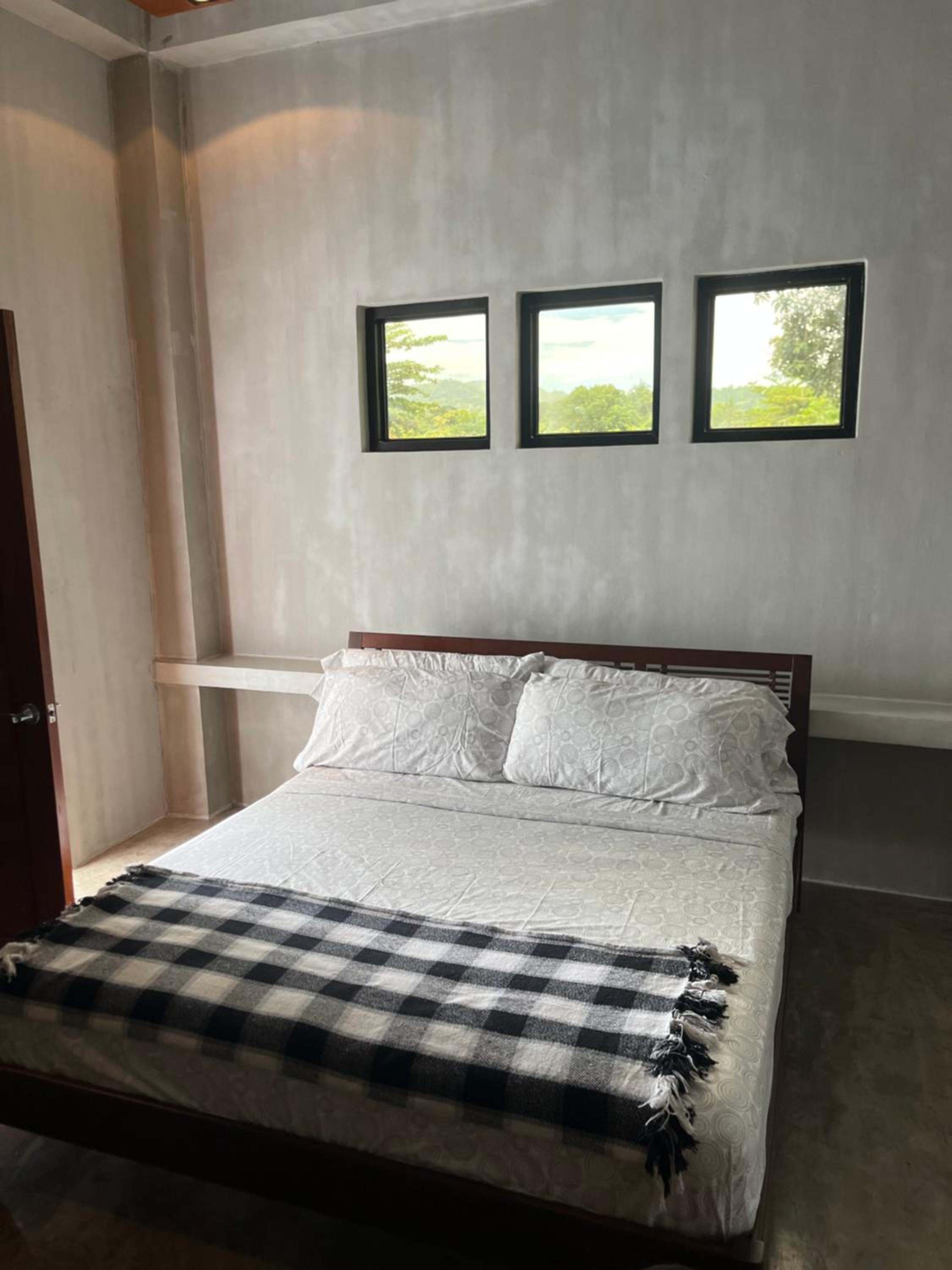 Deluxe King Room - Photo 4