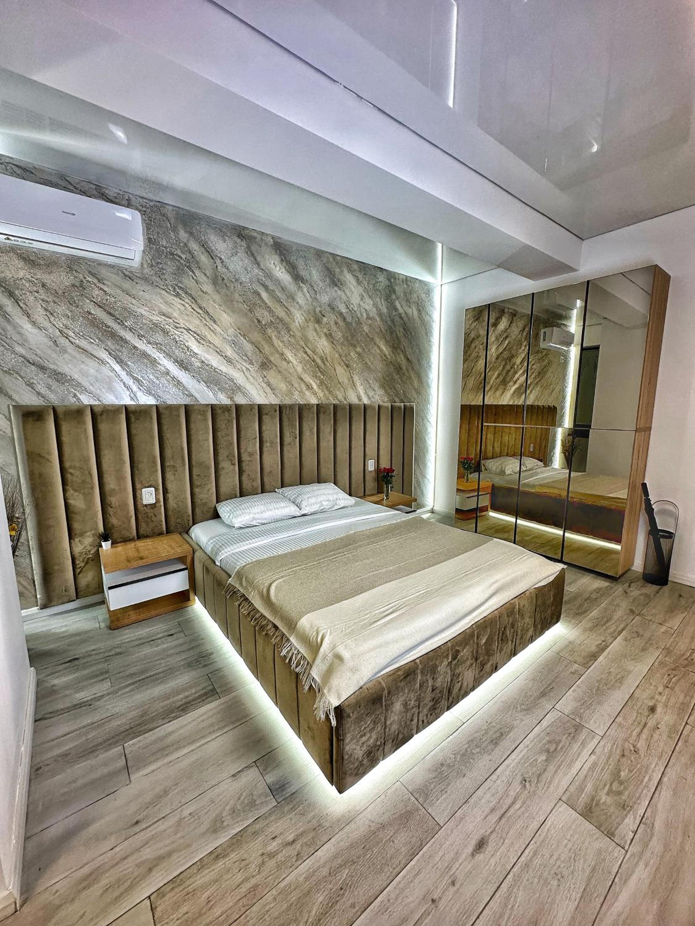 One-Bedroom Apartment - Photo 48
