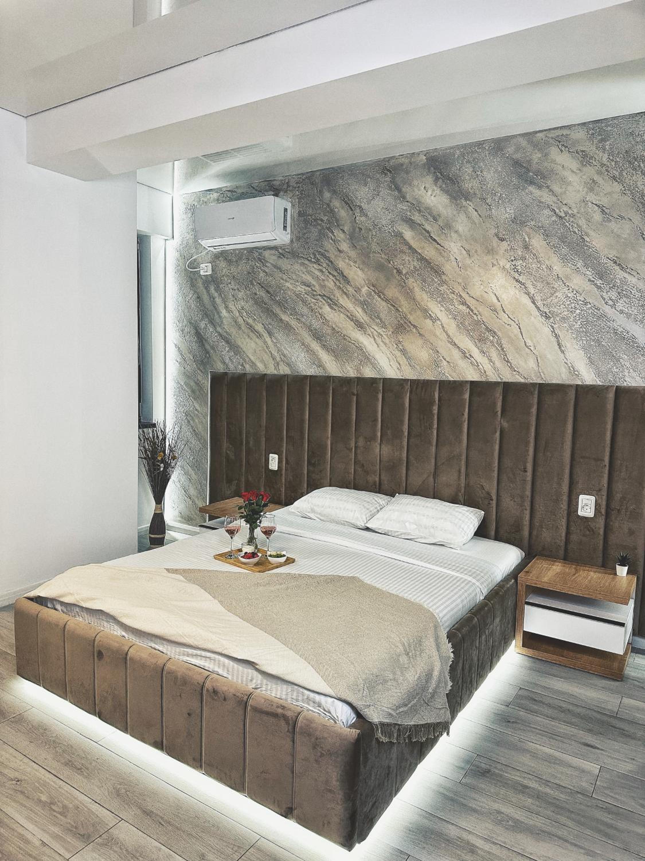 One-Bedroom Apartment - Photo 47