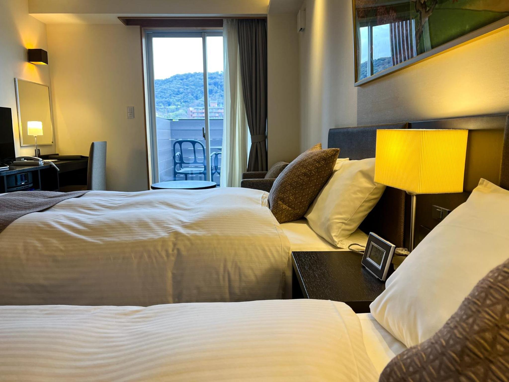 Standard Twin Room - Photo 8