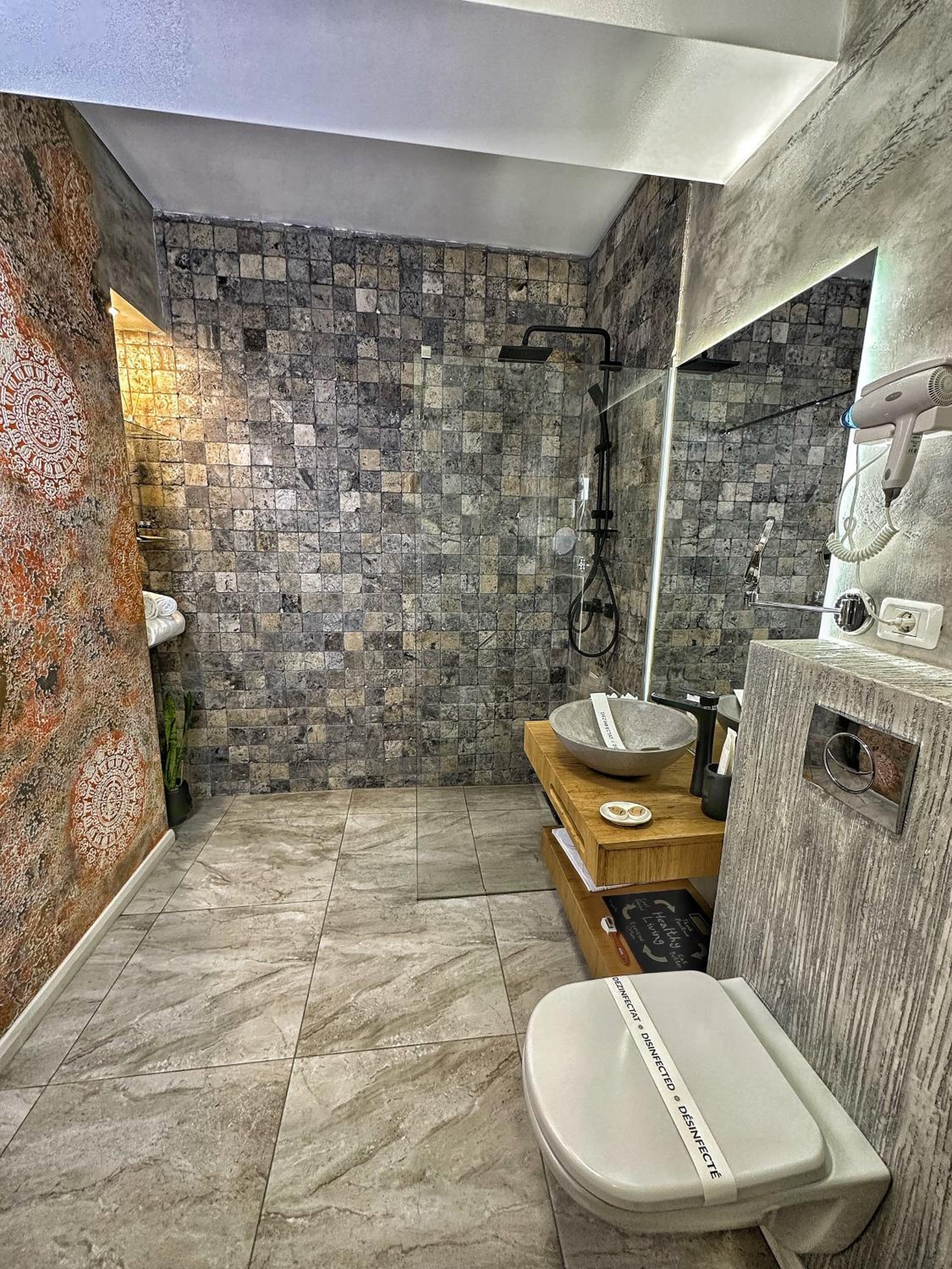 One-Bedroom Apartment - Photo 39