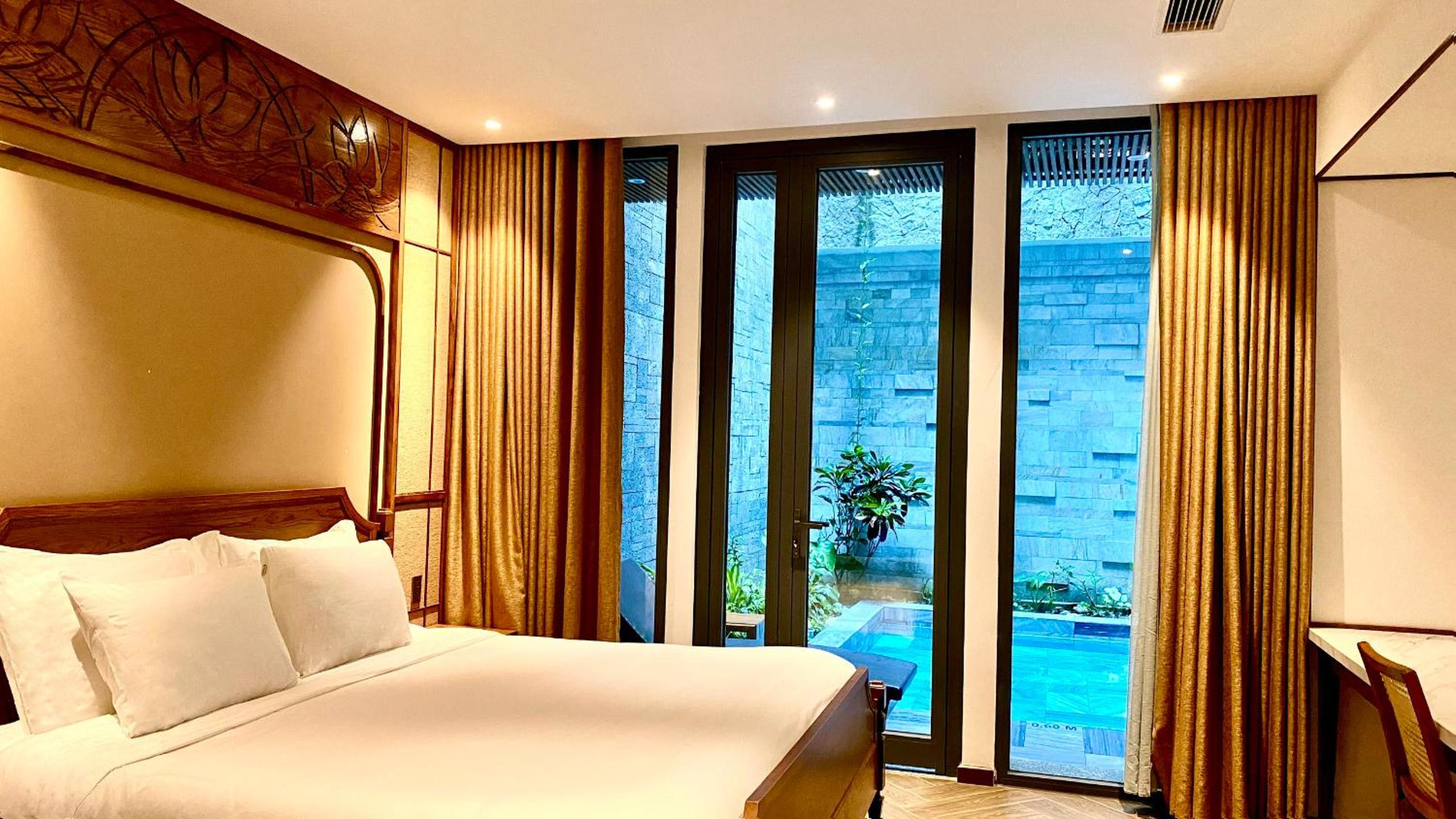 Deluxe Studio with Koi and Pool View