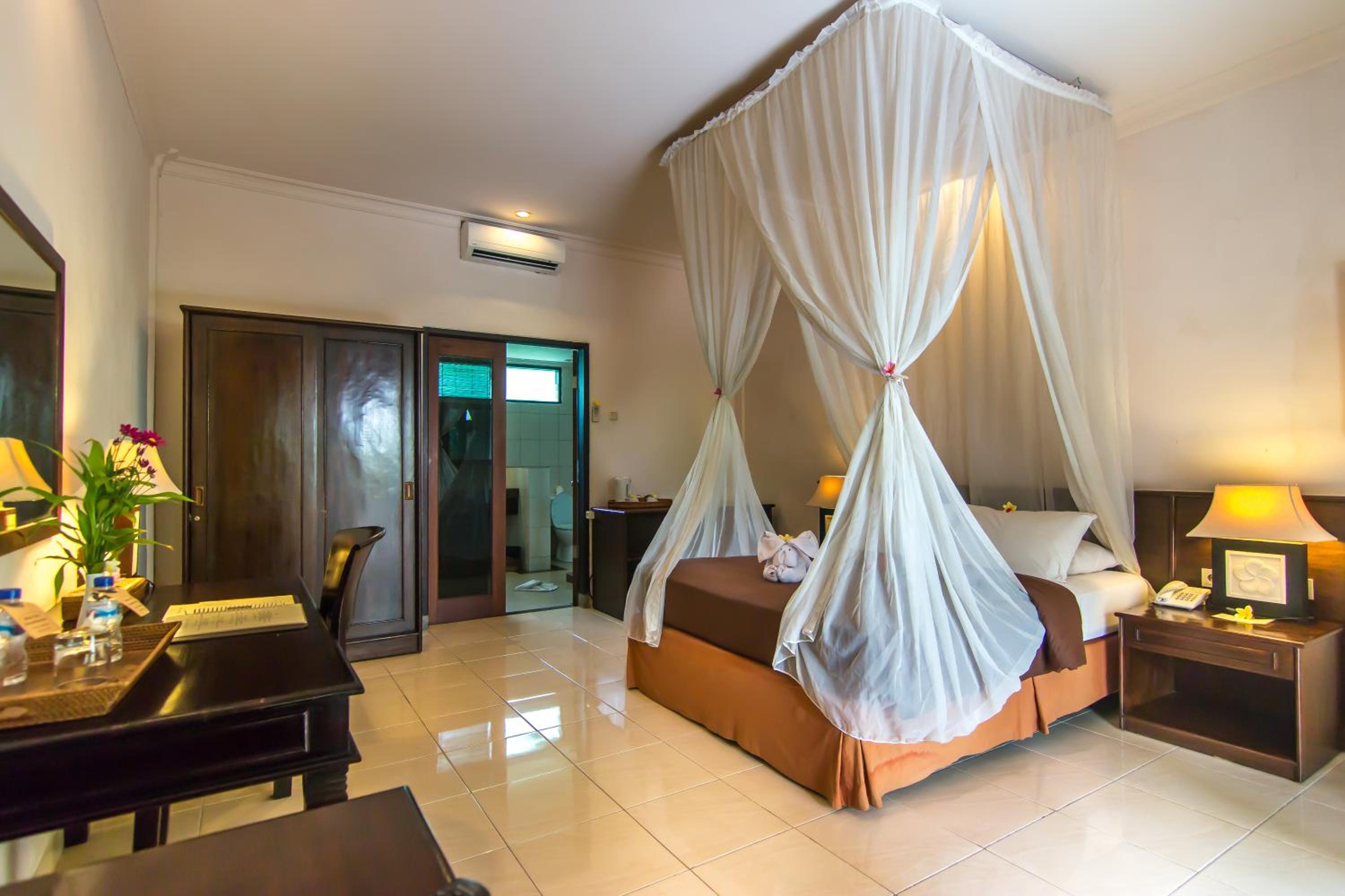 Deluxe Double or Twin Room - Photo 12