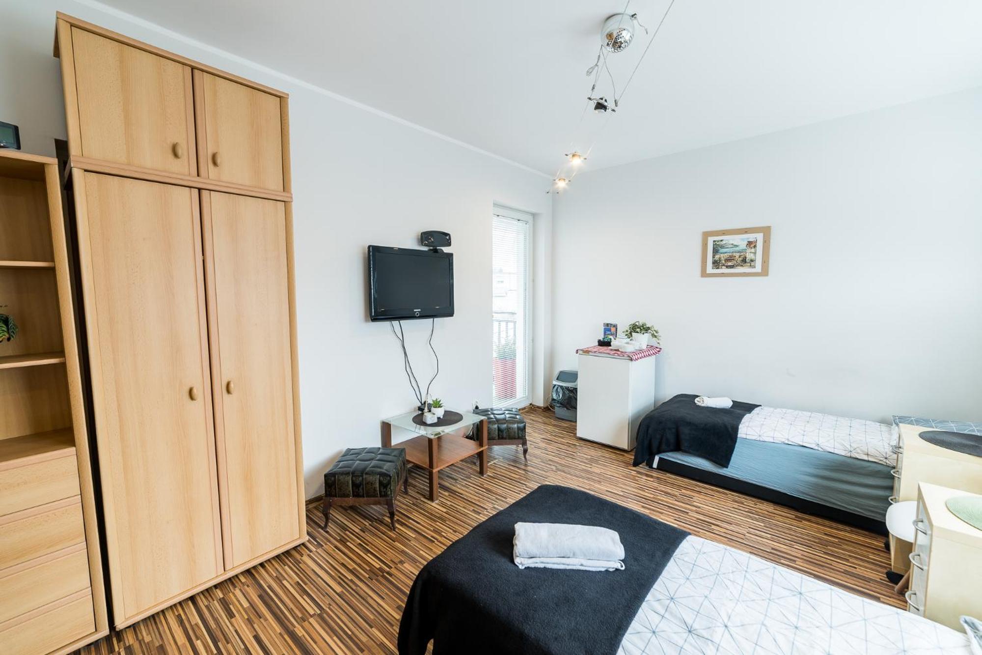 Triple Room with Balcony - Photo 21