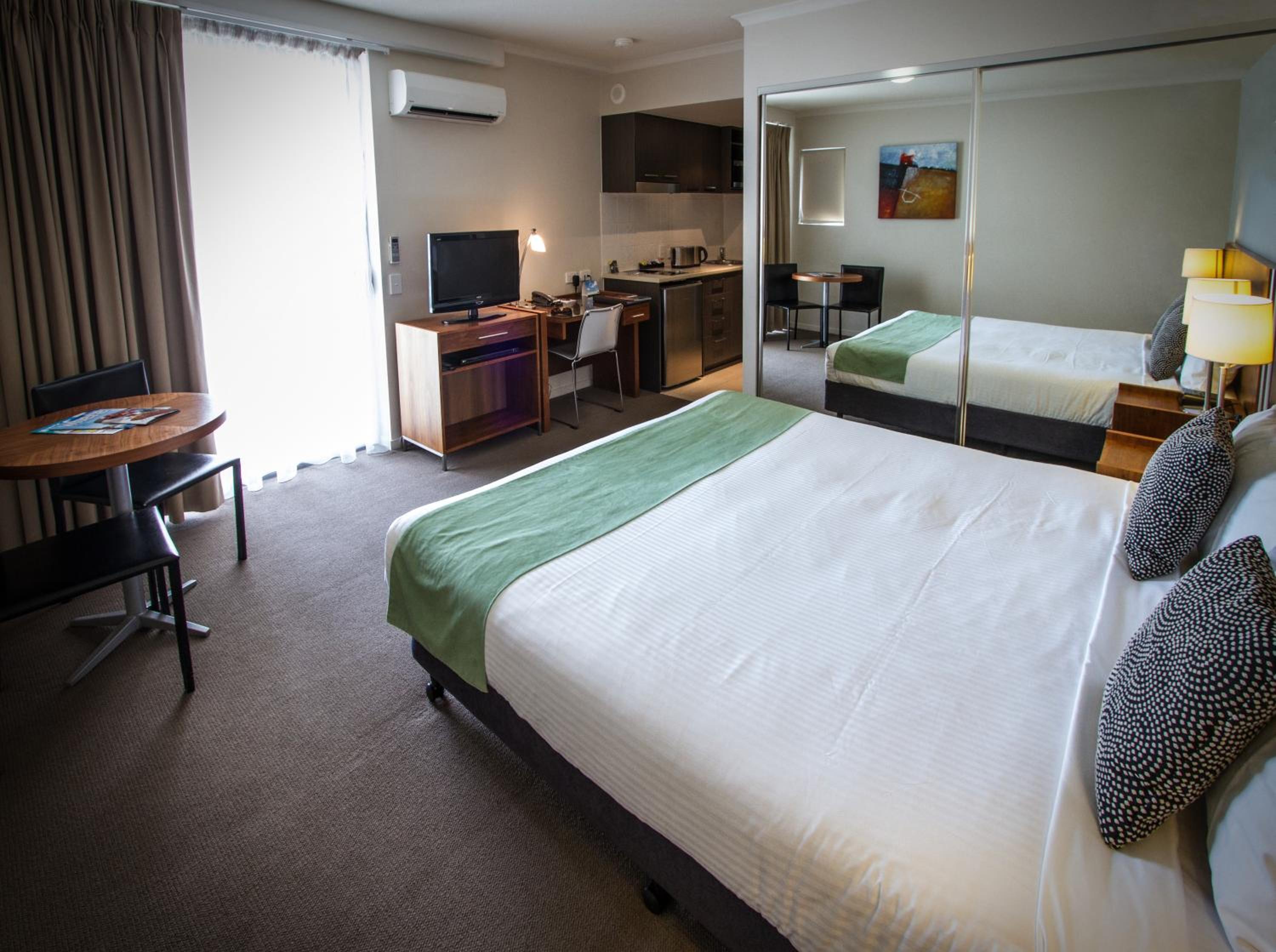 Studio Apartment - Photo 11
