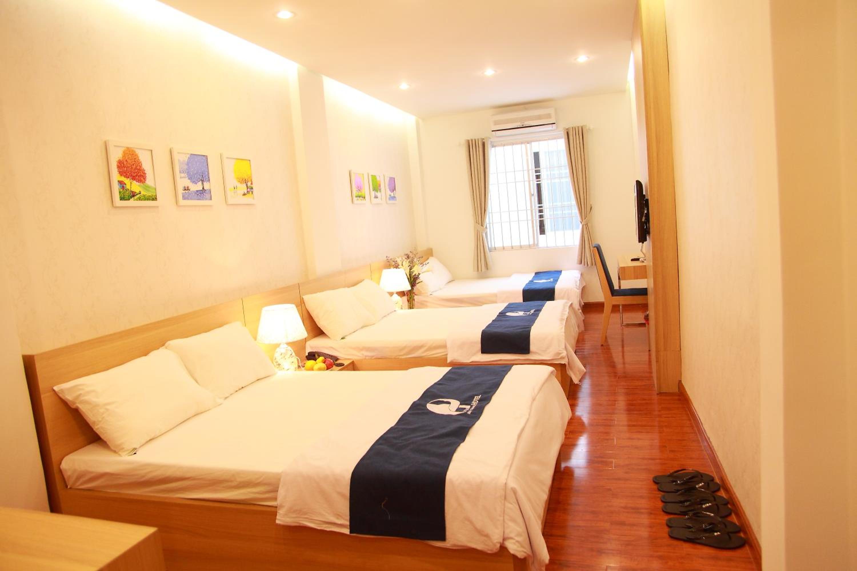 Standard Family Room - Photo 3