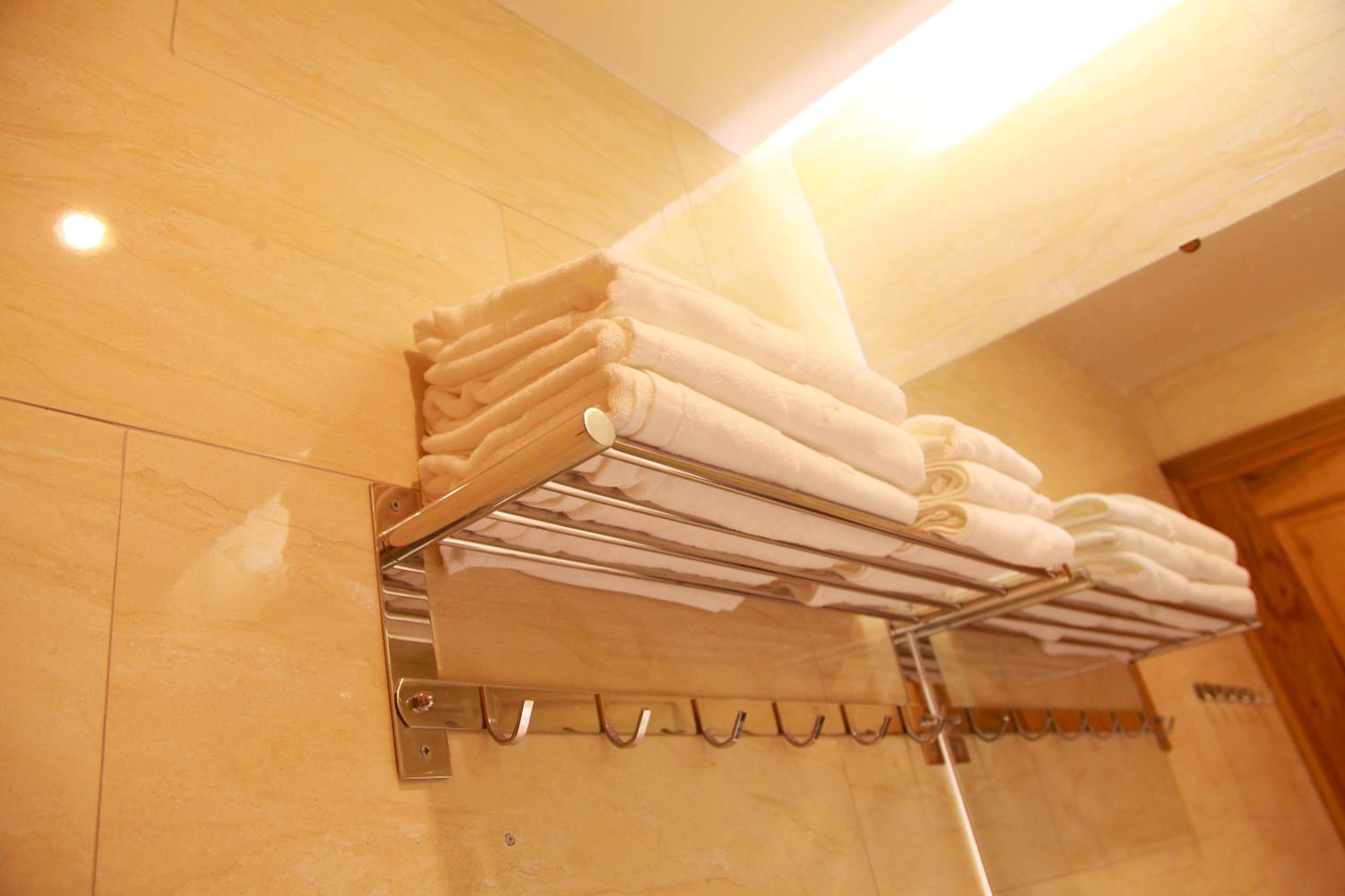 Standard Family Room - Photo 8