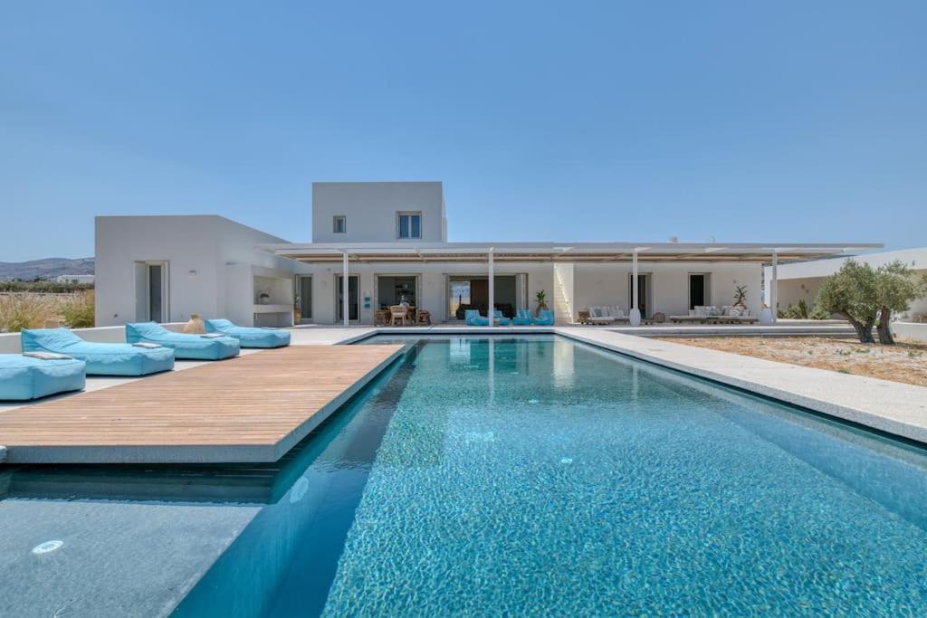 Villa with Private Pool photo 3