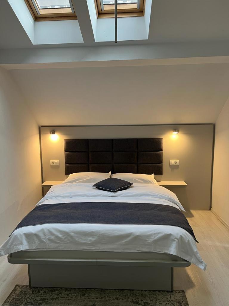 Double Room- Attic - Photo 13