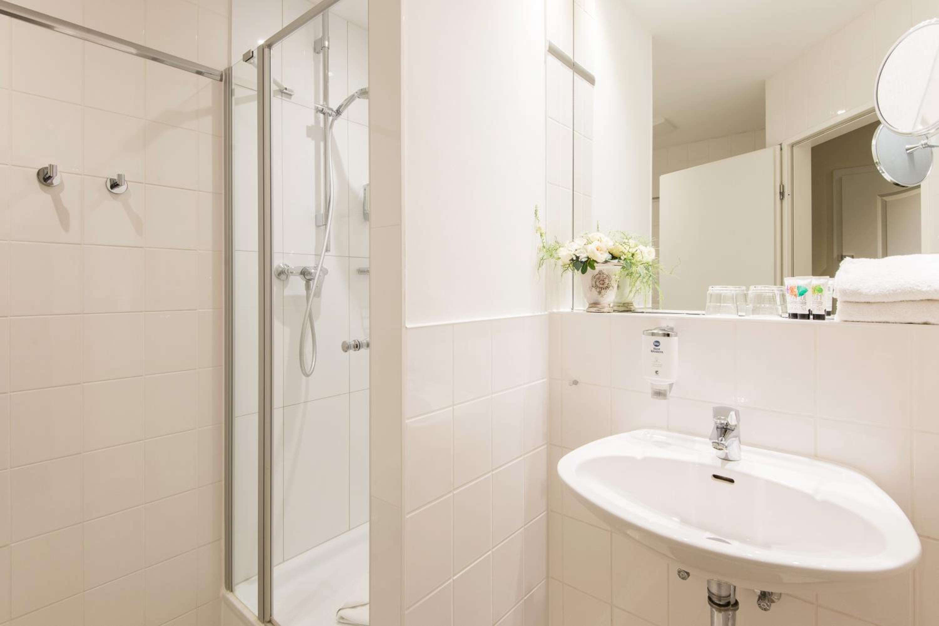 Standard Single Room - Photo 4