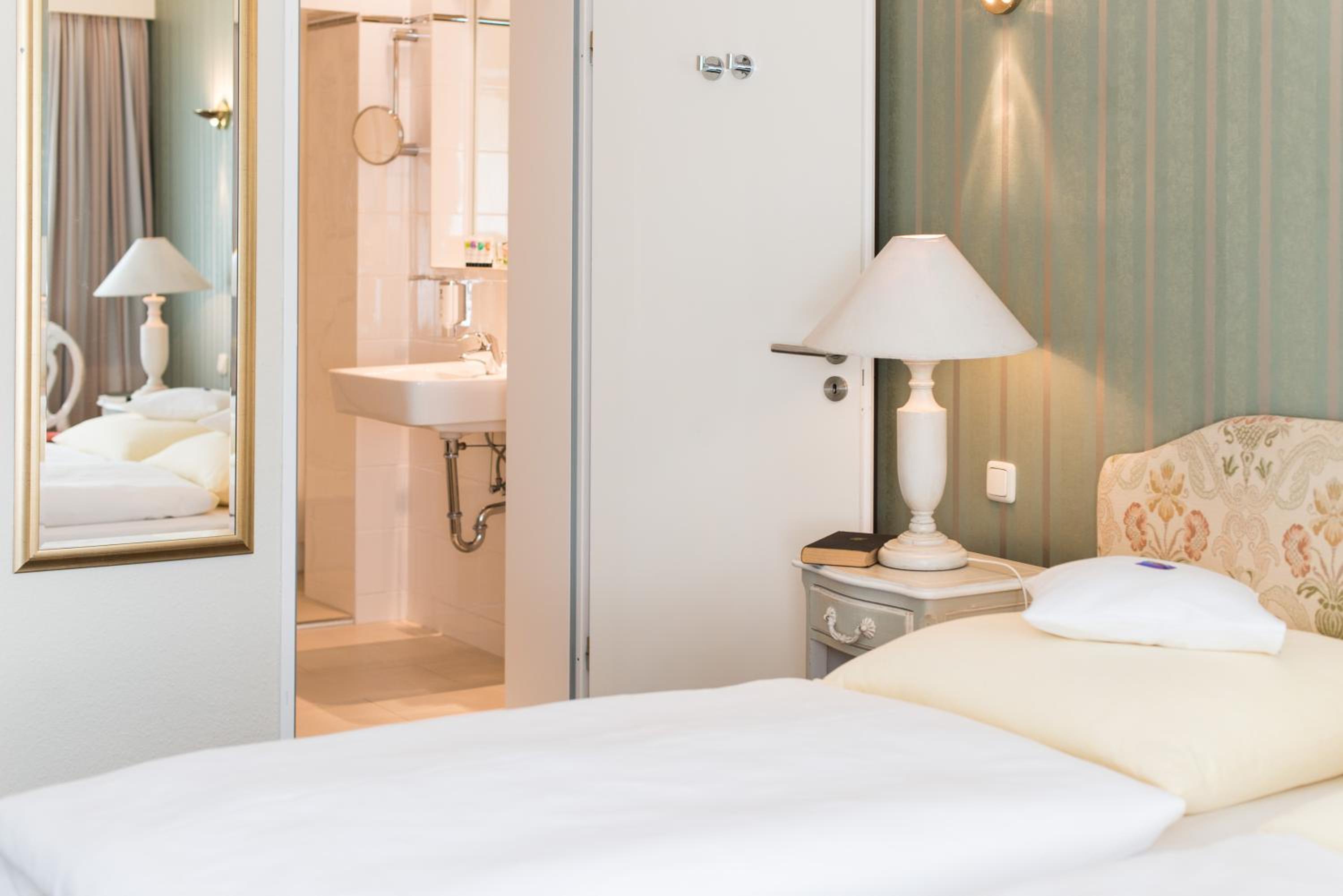 Standard Double Room - Photo 1