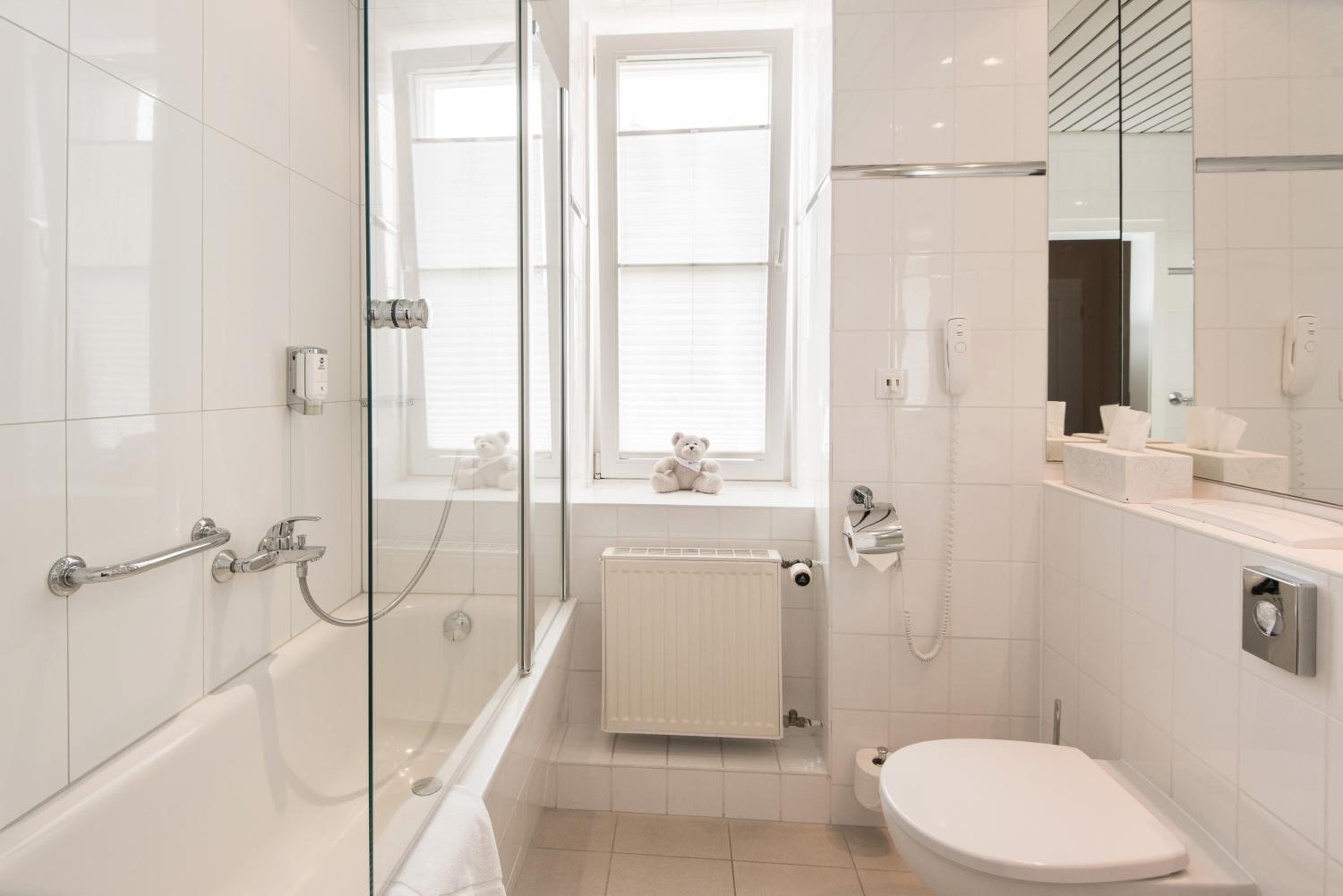 Standard Double Room - Photo 7