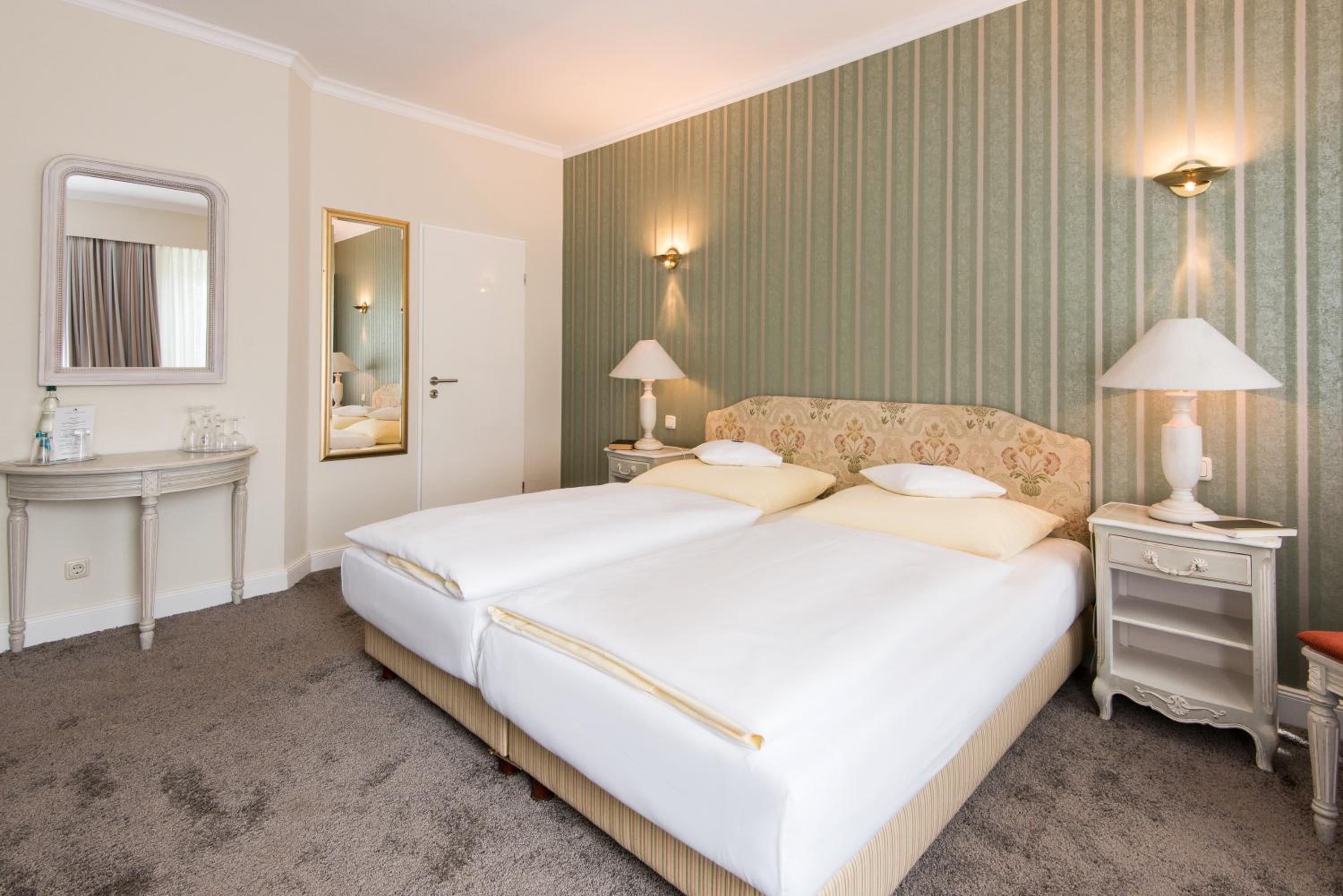 Standard Double Room - Photo 4