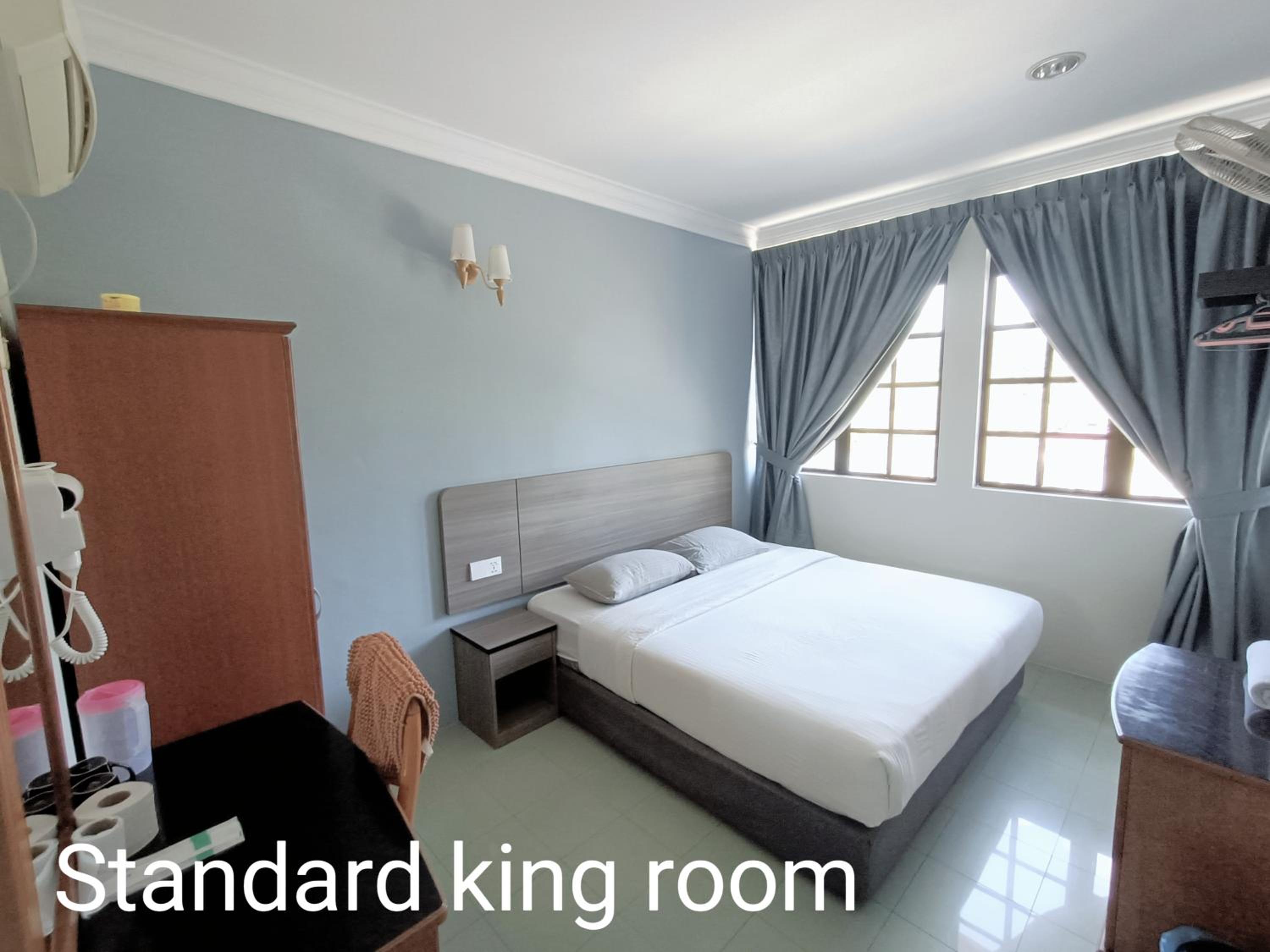 Standard King Room - Photo 3