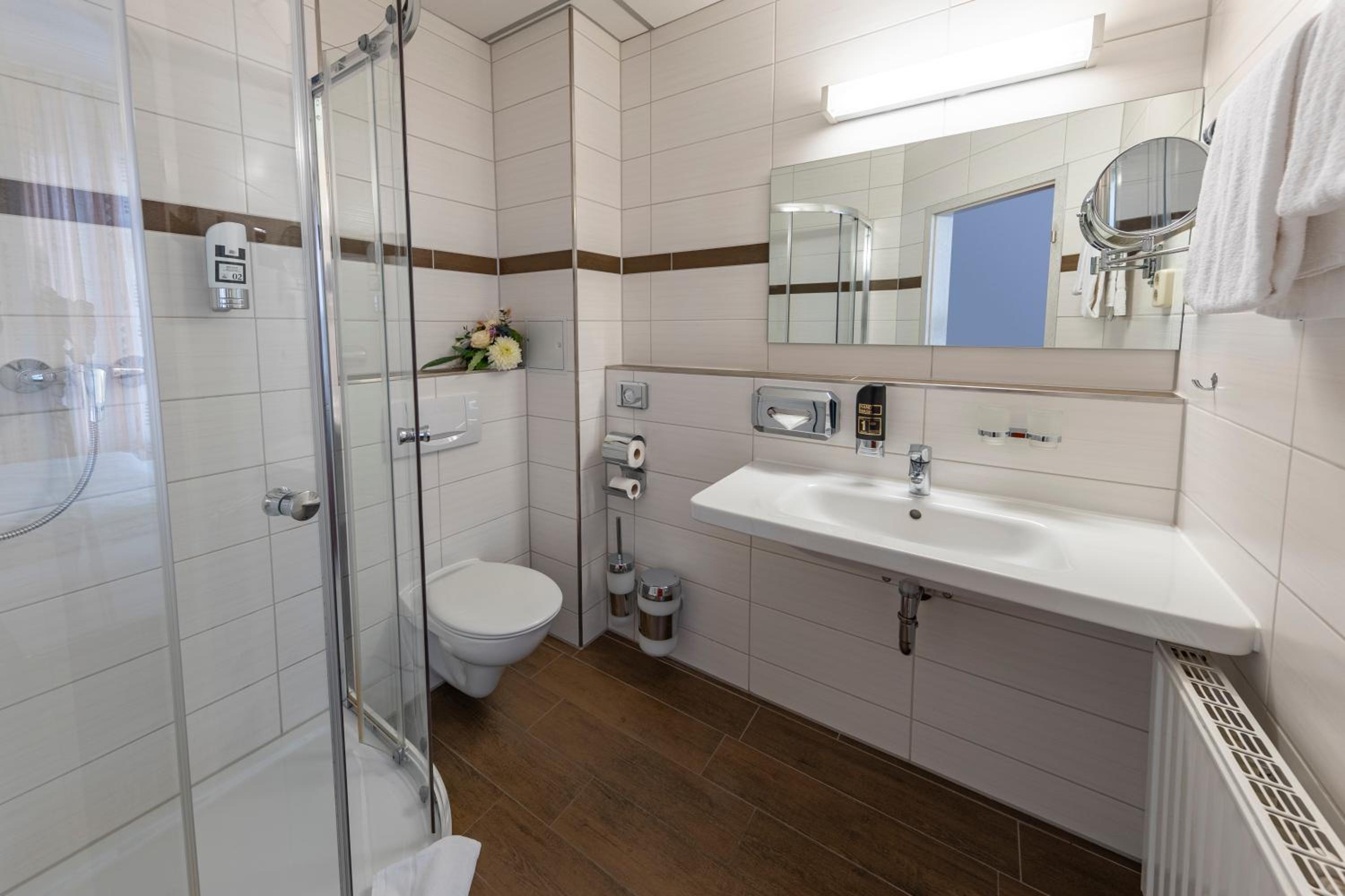 Double Room - Photo 7