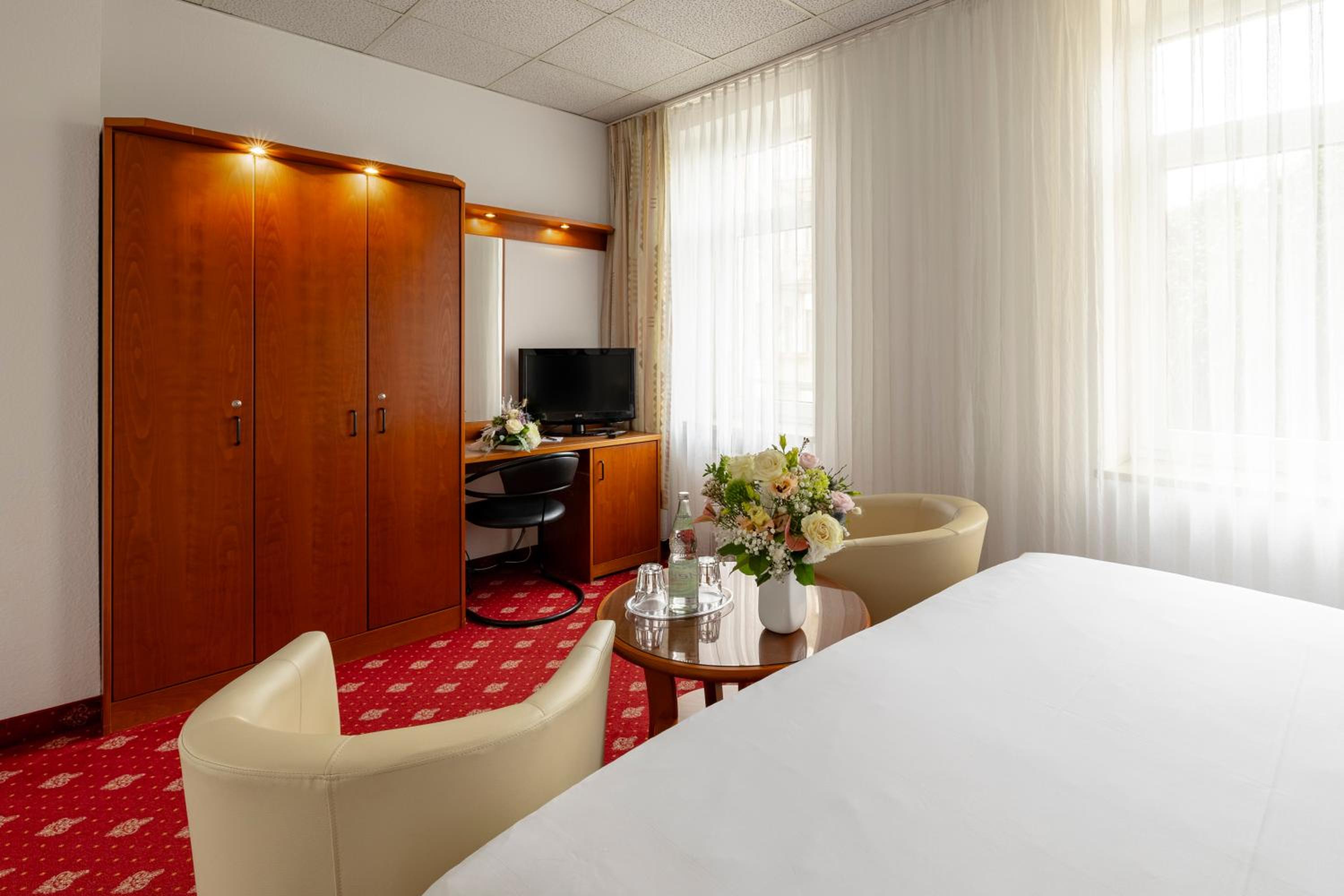 Double Room - Photo 10