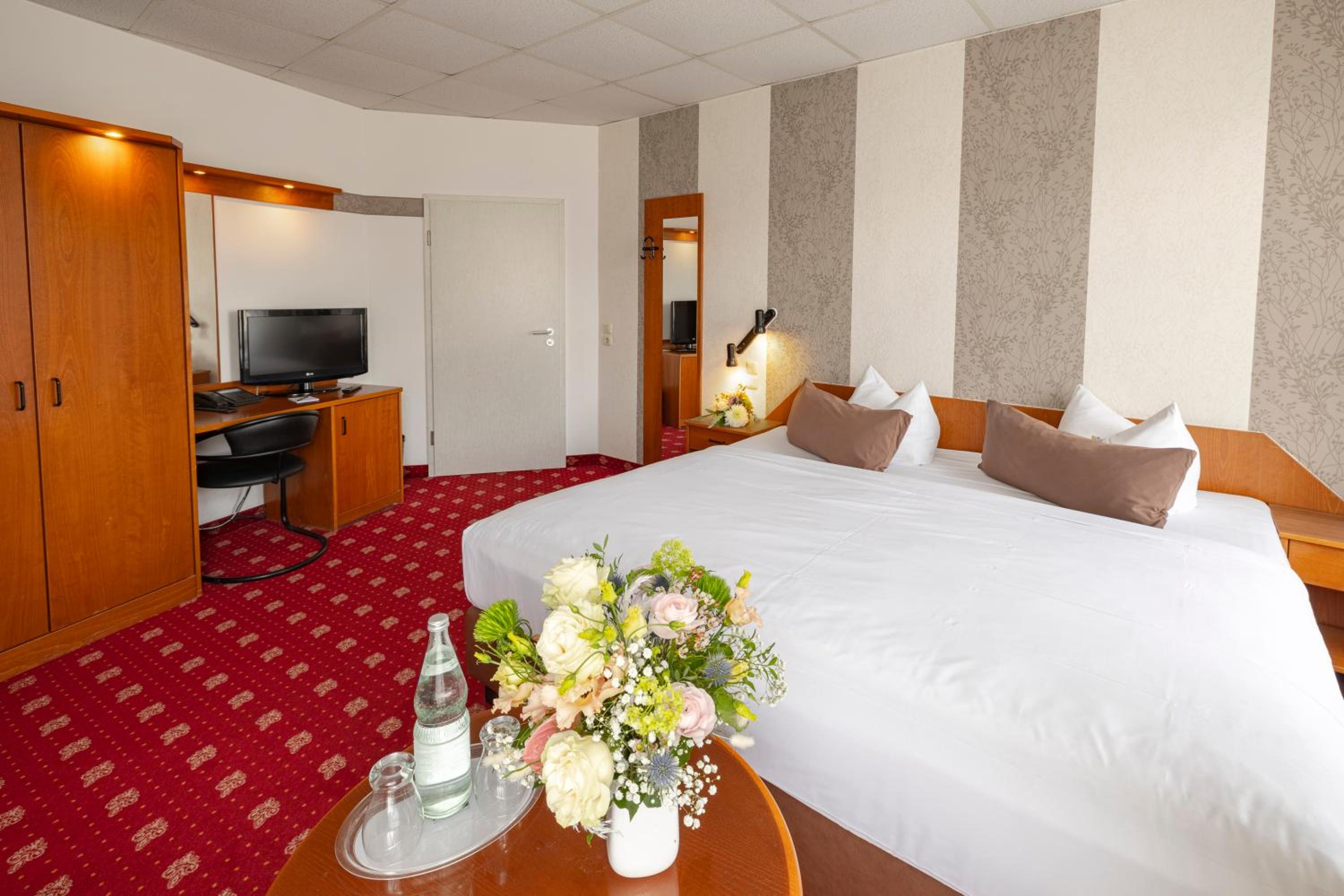Double Room - Photo 9