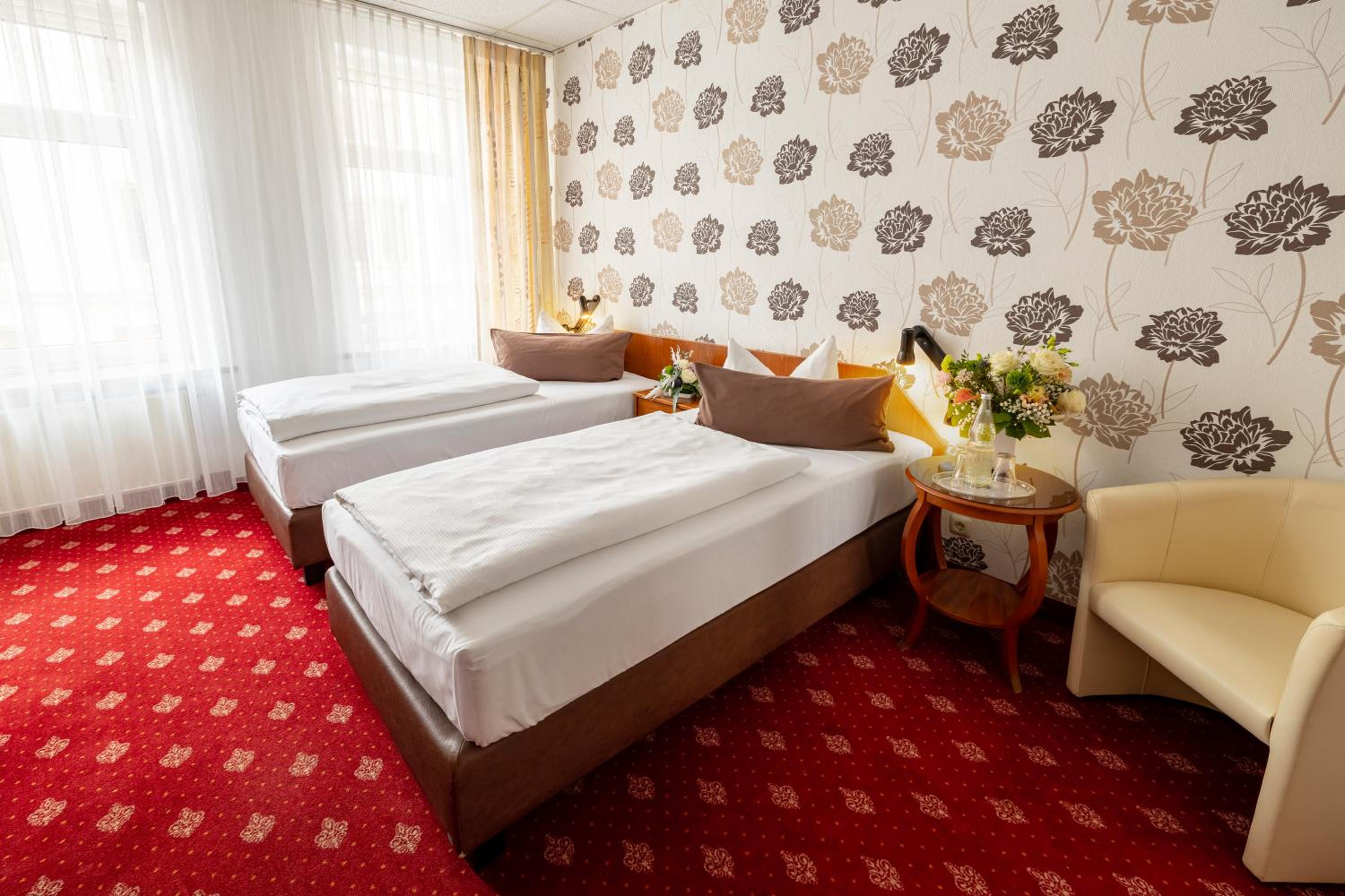 Double Room - Photo 8