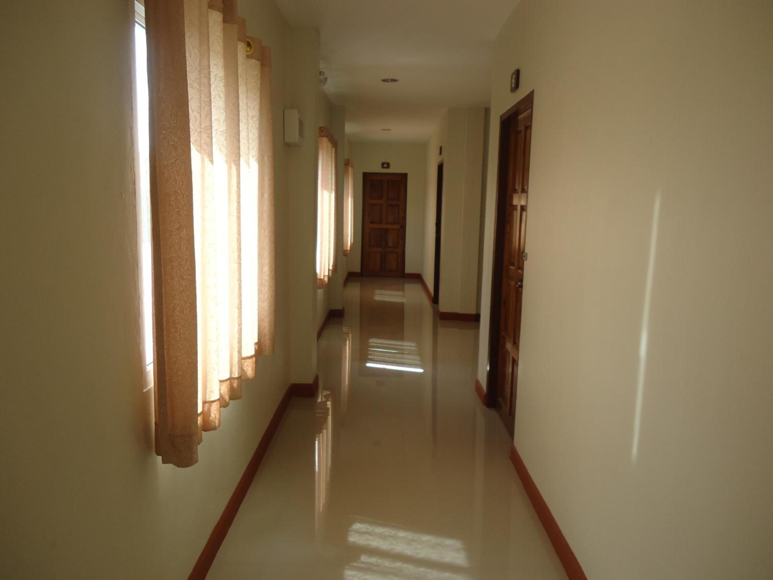 Twin Room - Photo 8