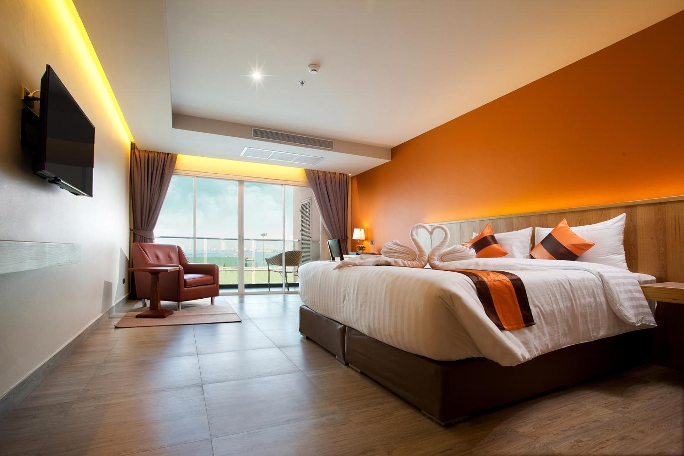 Deluxe Ocean Room