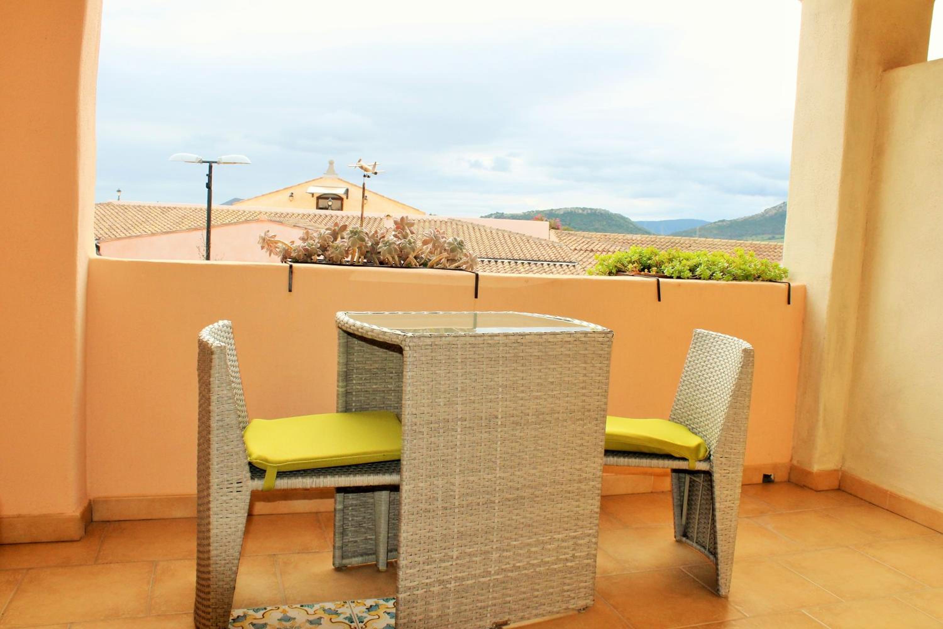 Double Room with Balcony - Photo 4
