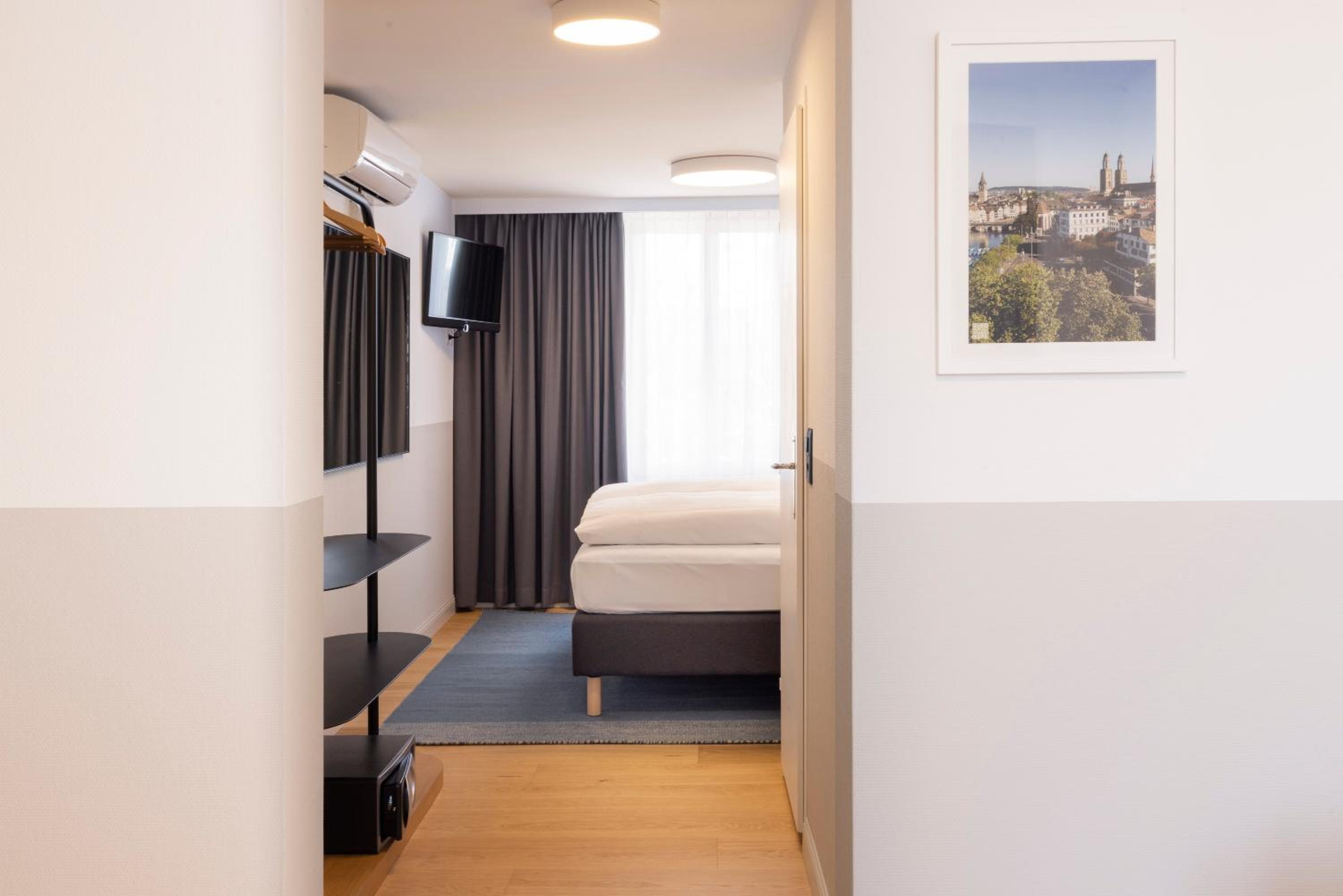 Double Room Plus thumbnail 5