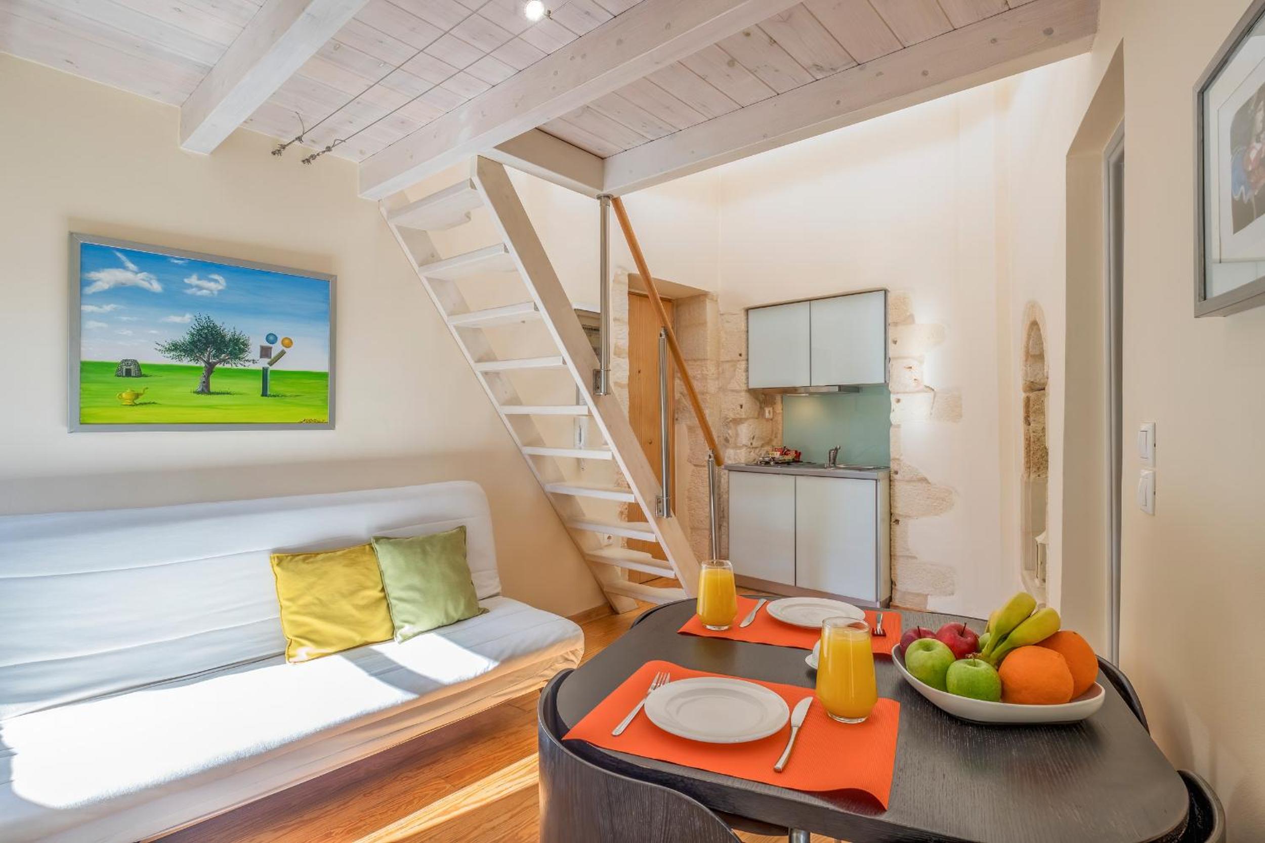 Apartment - Split Level - Photo 16