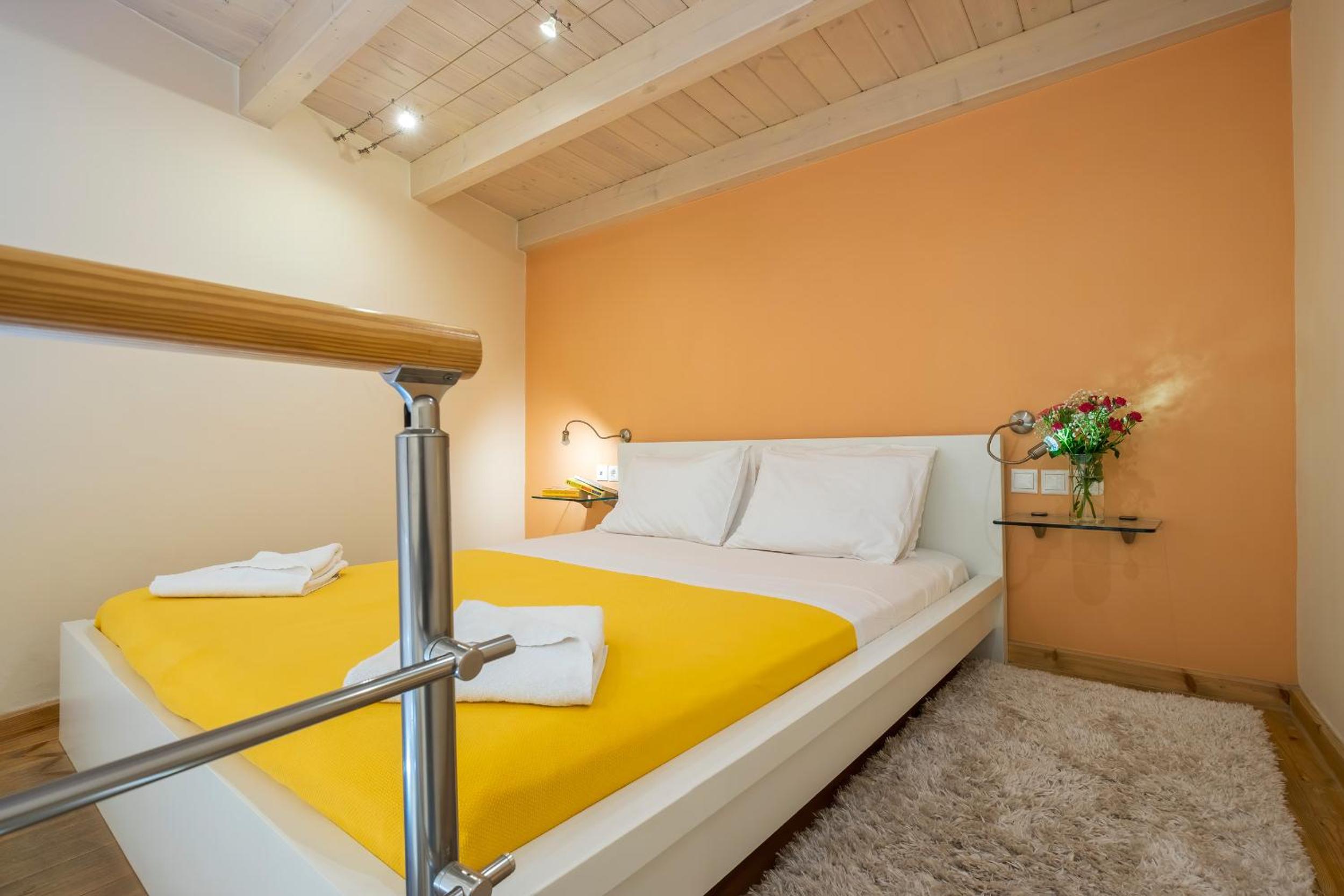 Apartment - Split Level - Photo 18