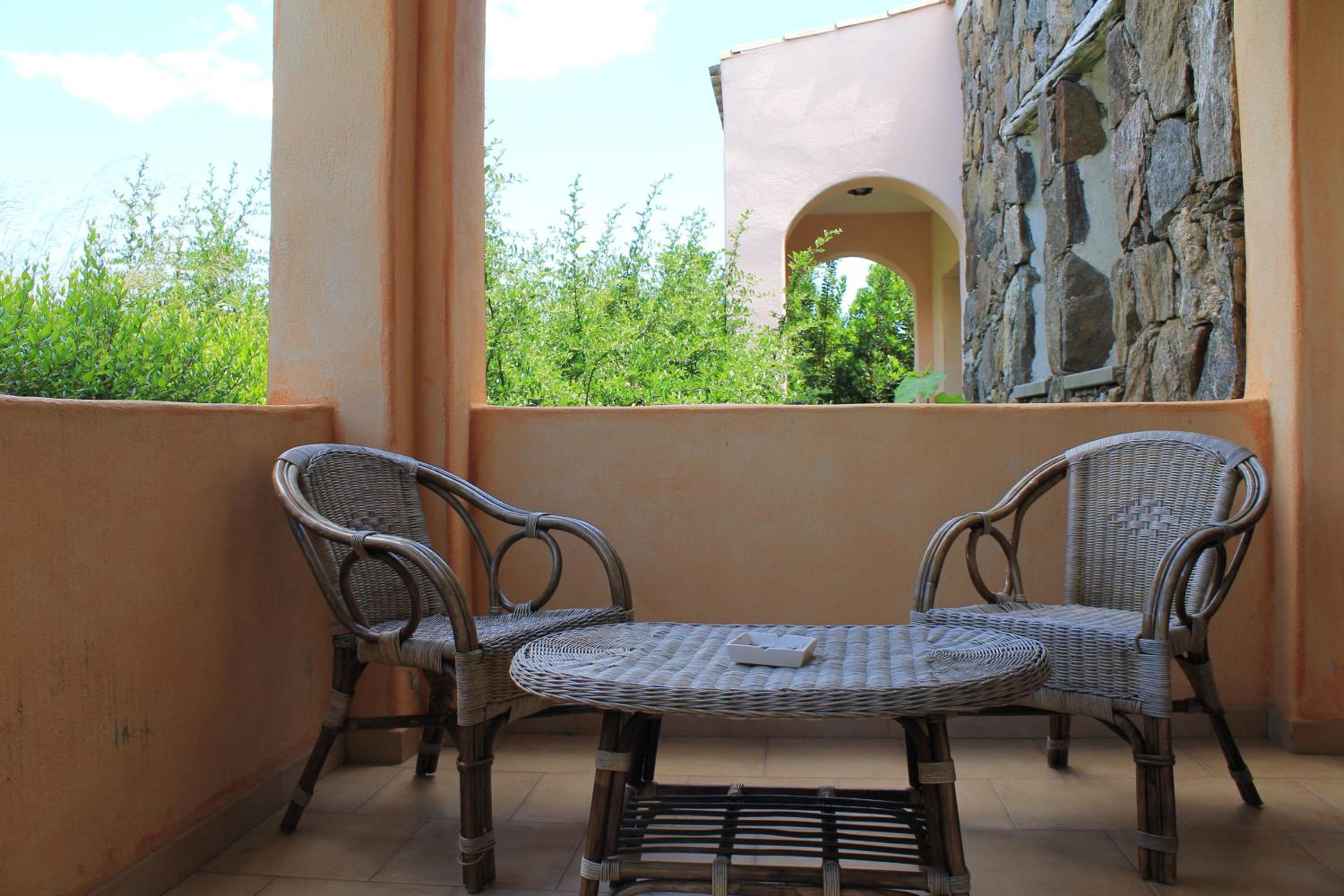 Triple Room with Balcony - Photo 7