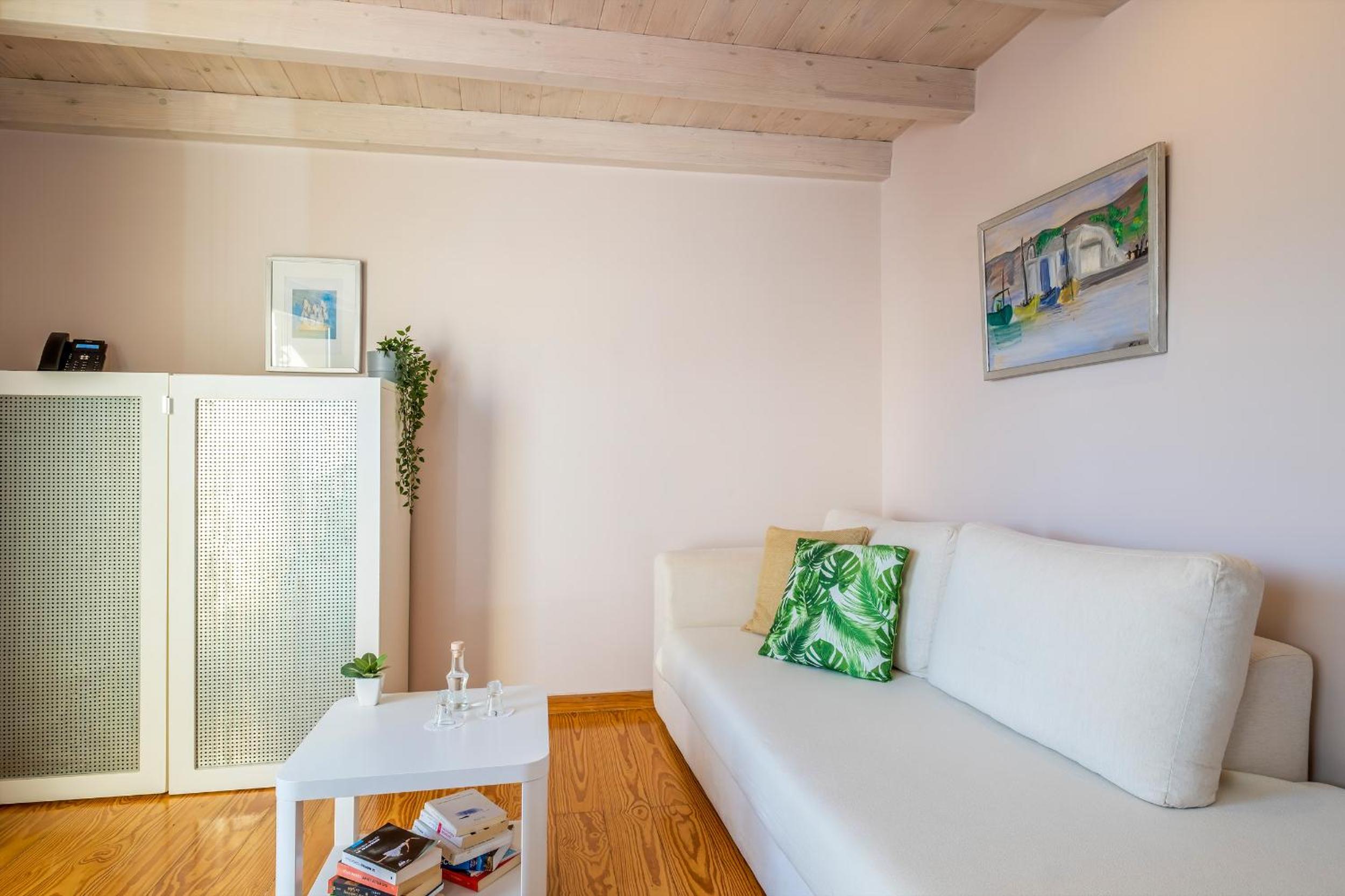 Apartment - Split Level - Photo 8