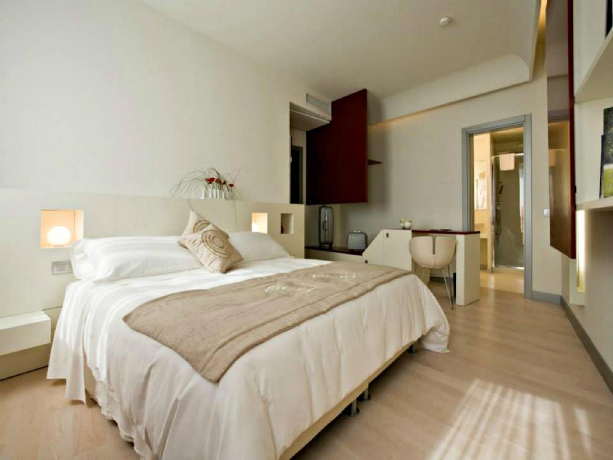 Deluxe Double Room - Photo 3