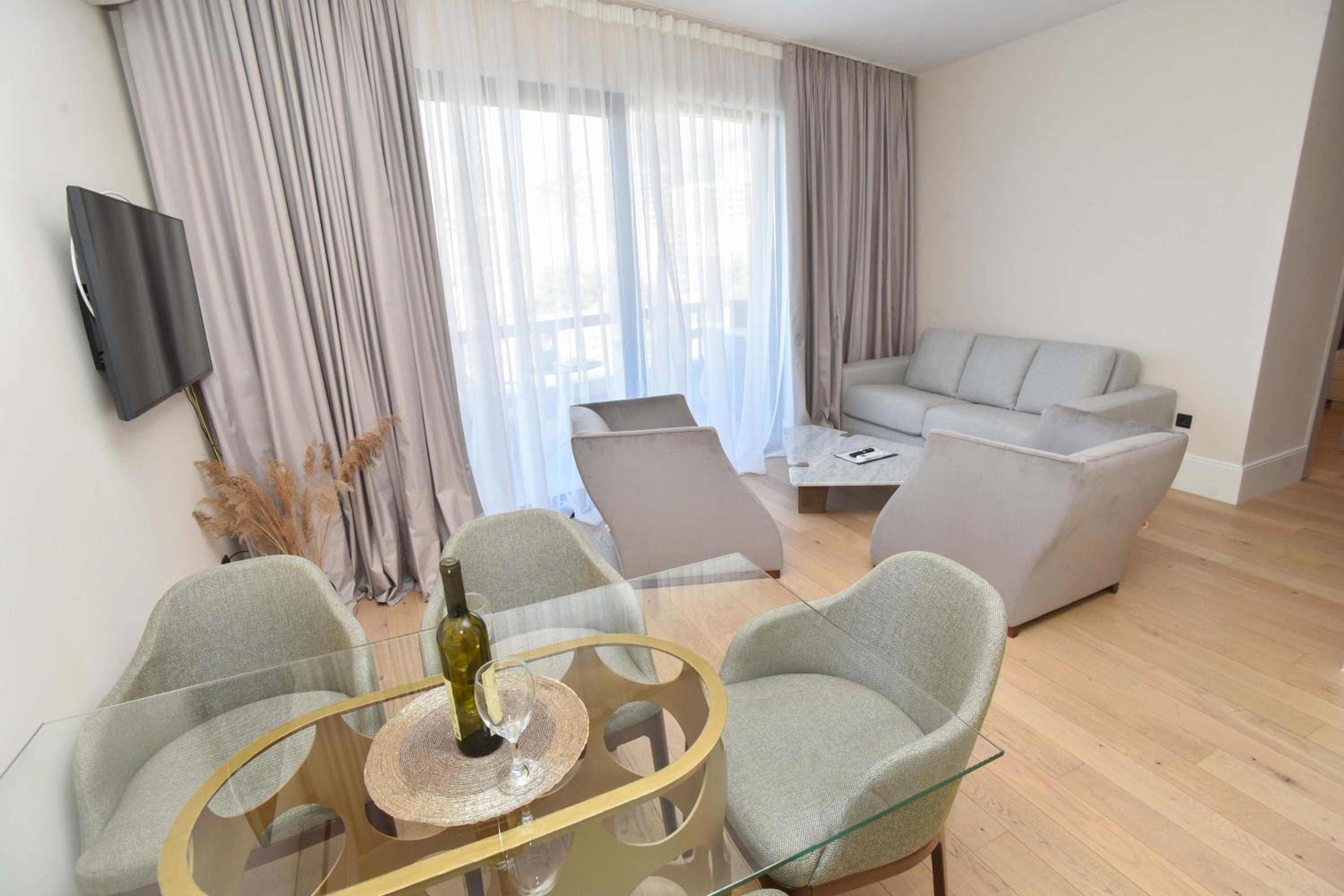 Two-Bedroom Apartment With Terrace And Sea View