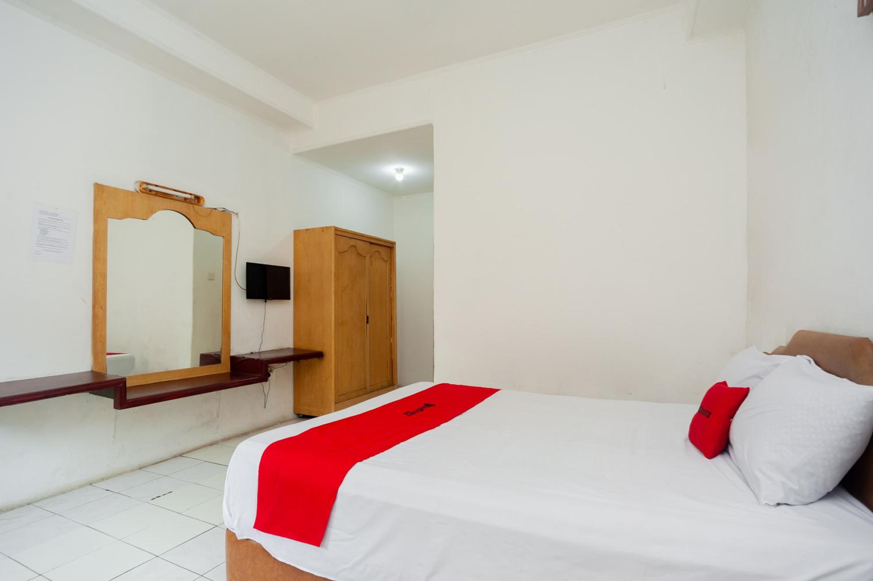 Economy Double Room photo 2