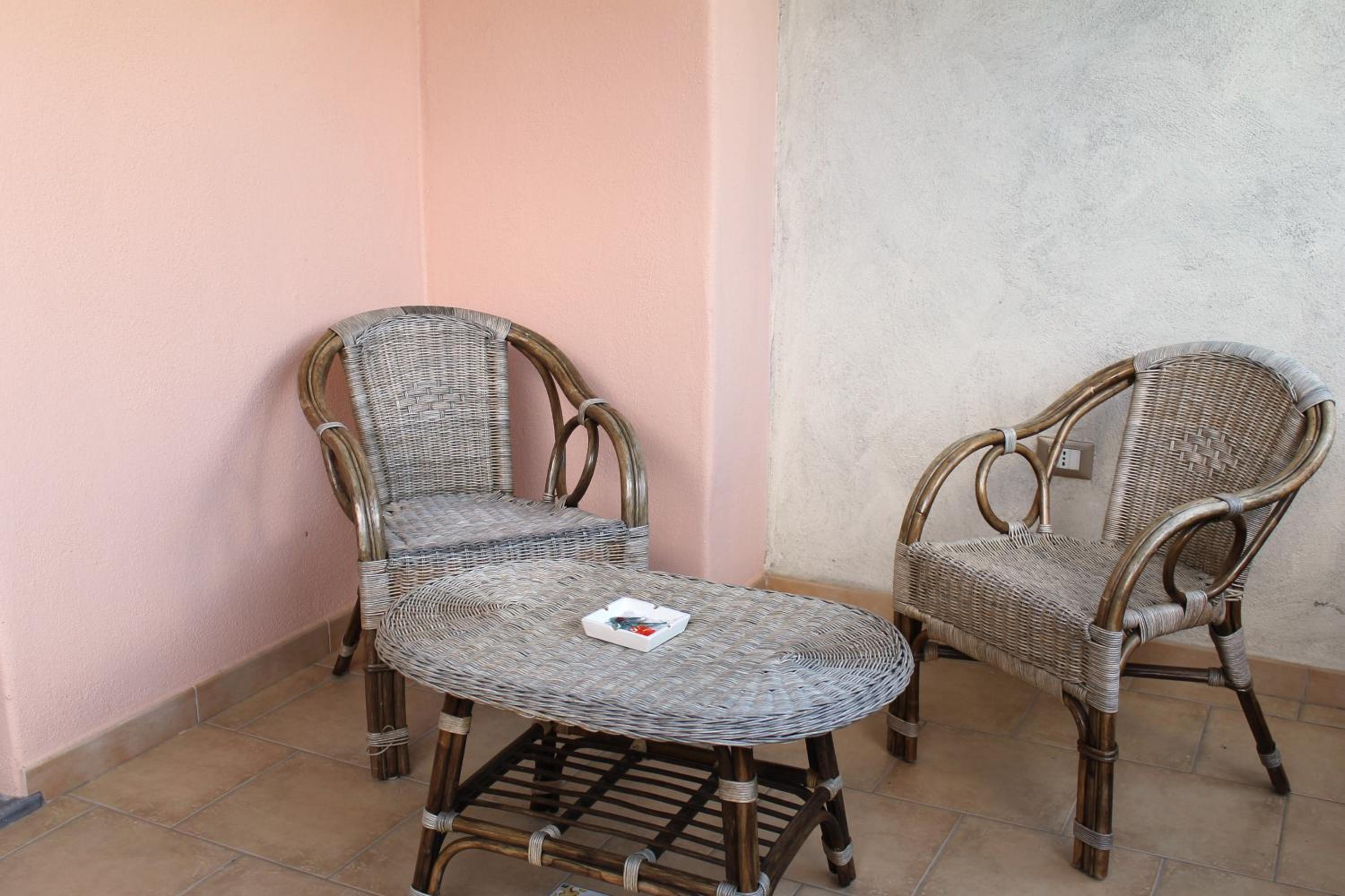 Triple Room with Balcony - Photo 12