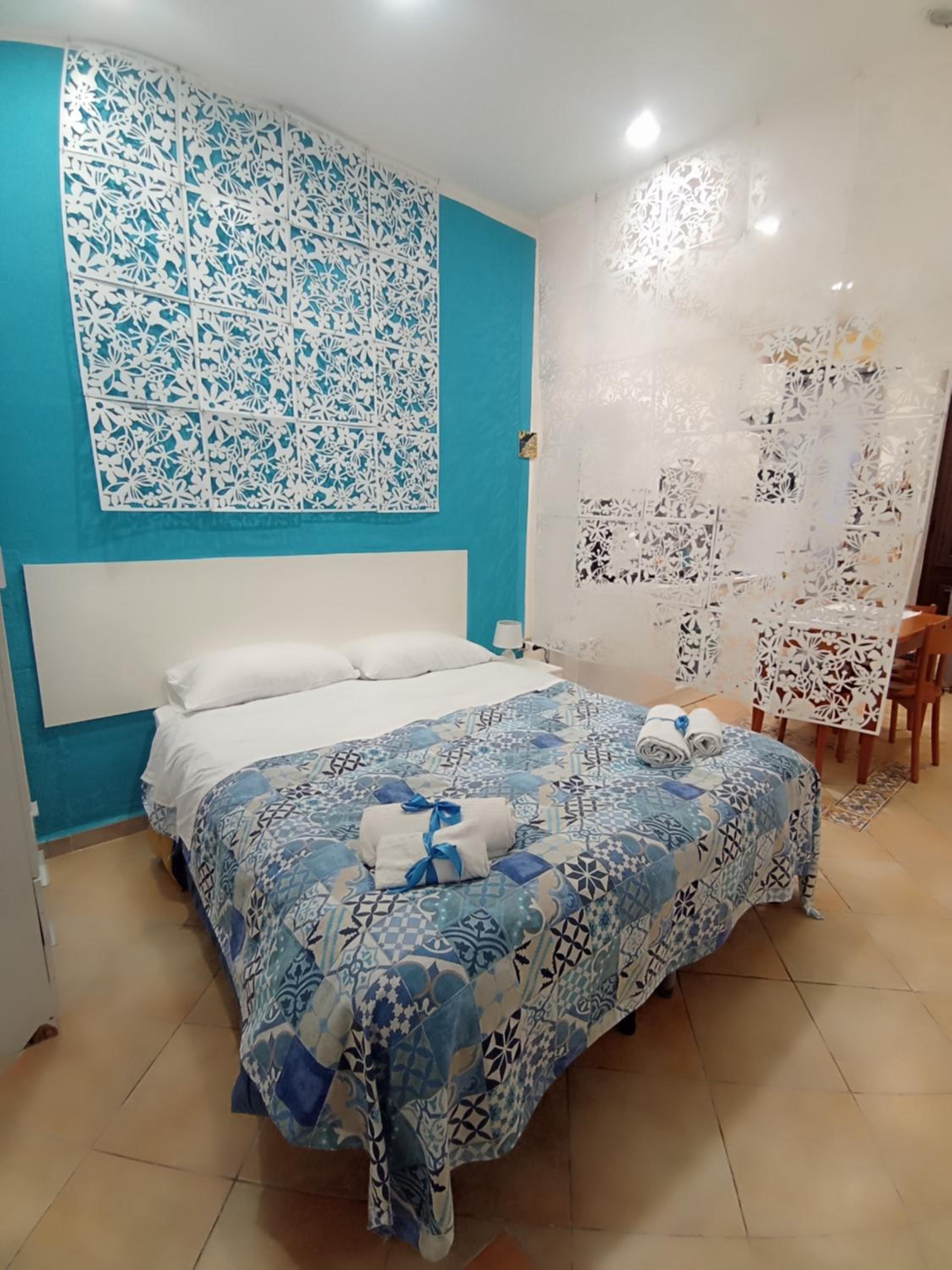 One-Bedroom House photo 1
