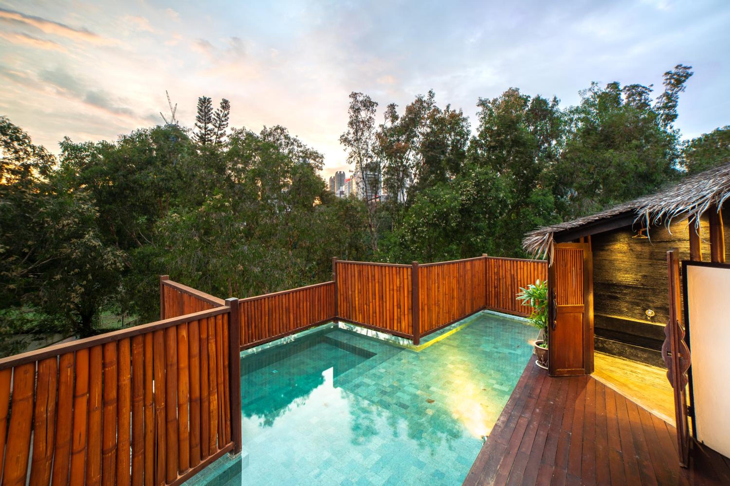 The Loft (with Living Room and Private Pool)