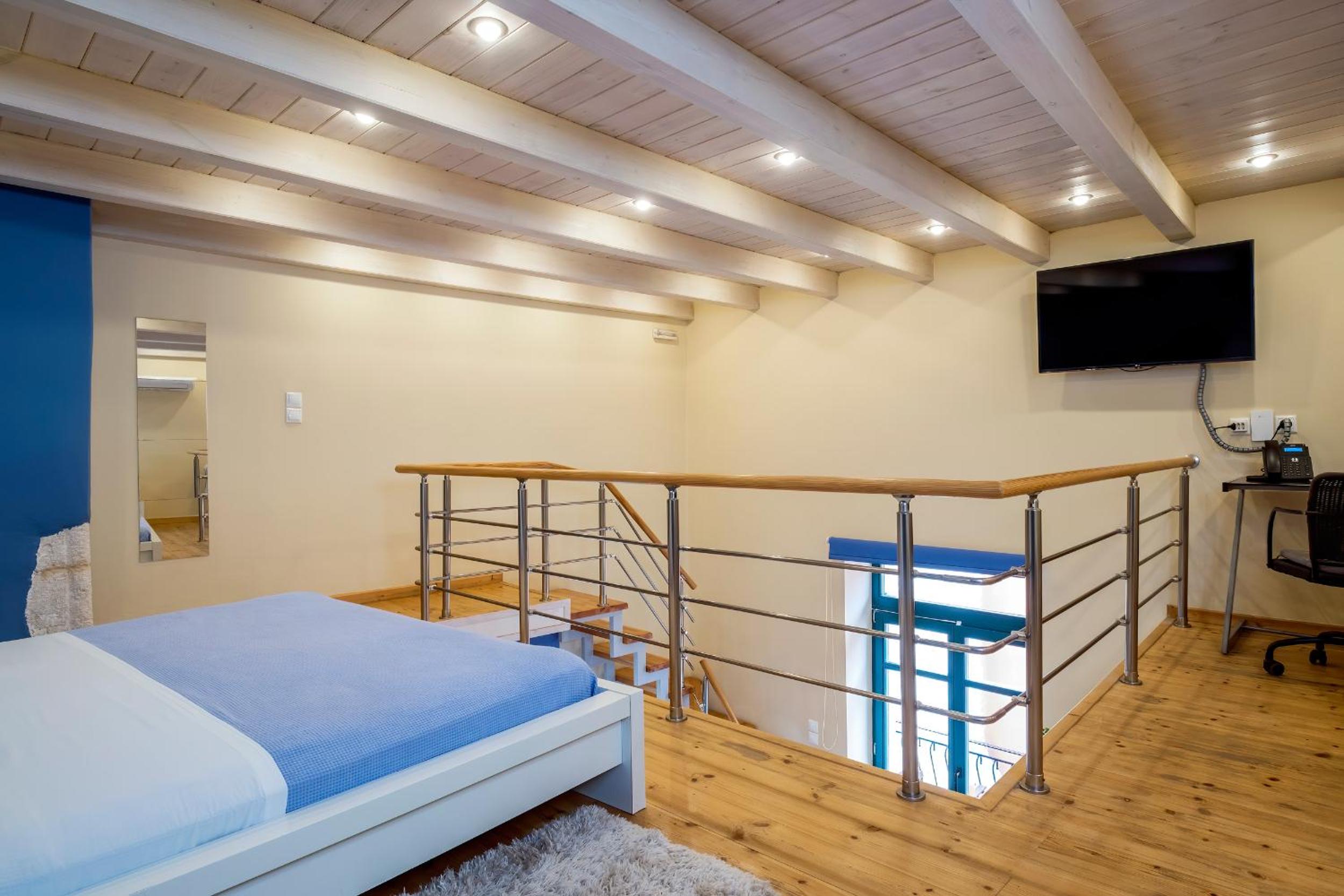 Apartment - Split Level - Photo 3