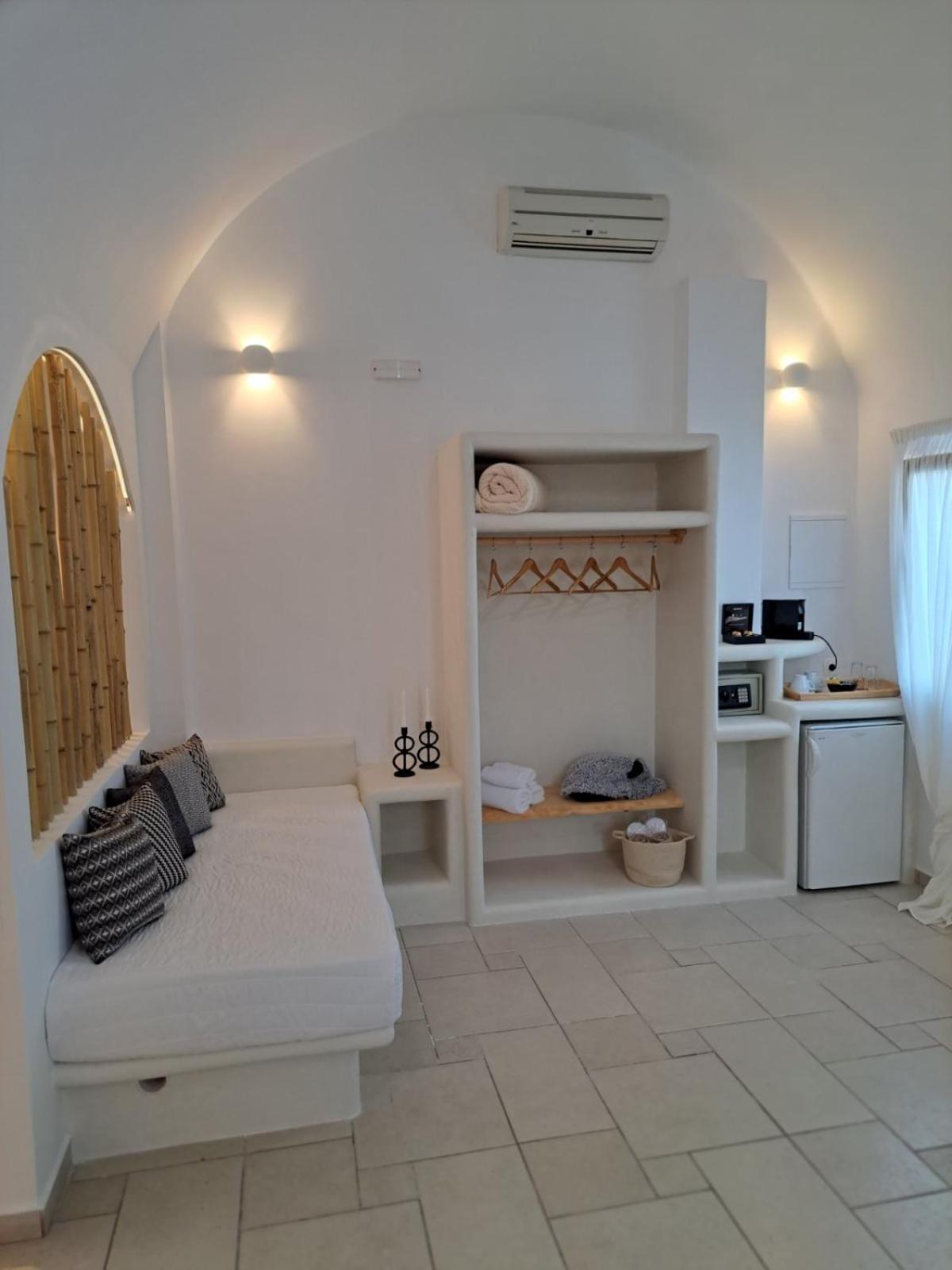 Suite with Shared Pool and Sea View - Photo 7