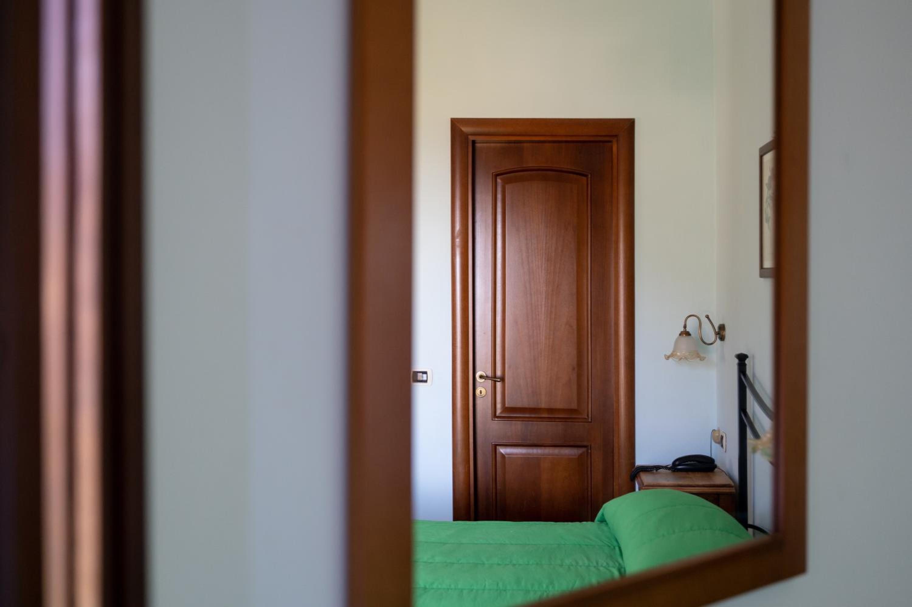 King Room with Sea View - Photo 5