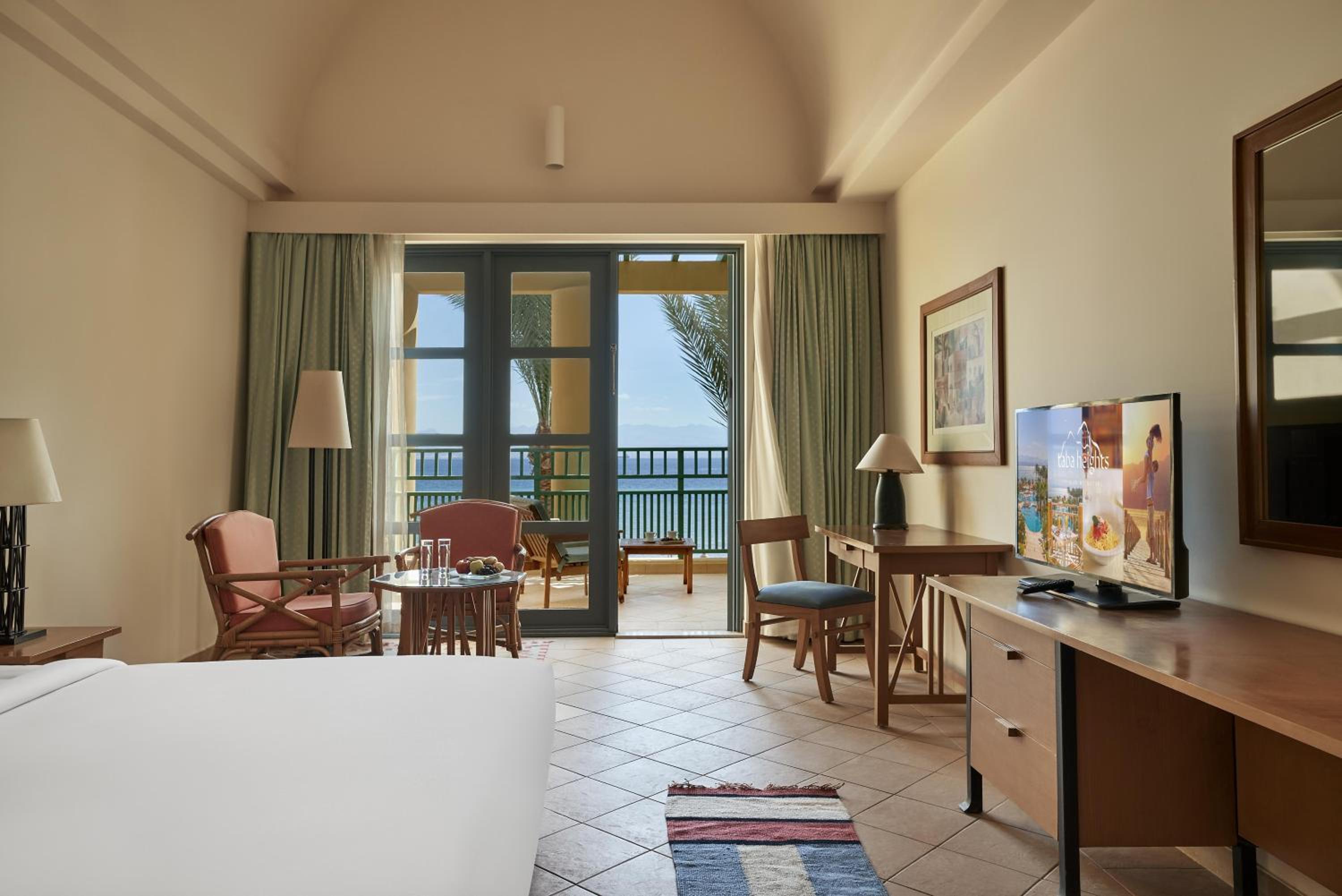 Standard Room Sea View King Bed photo 2