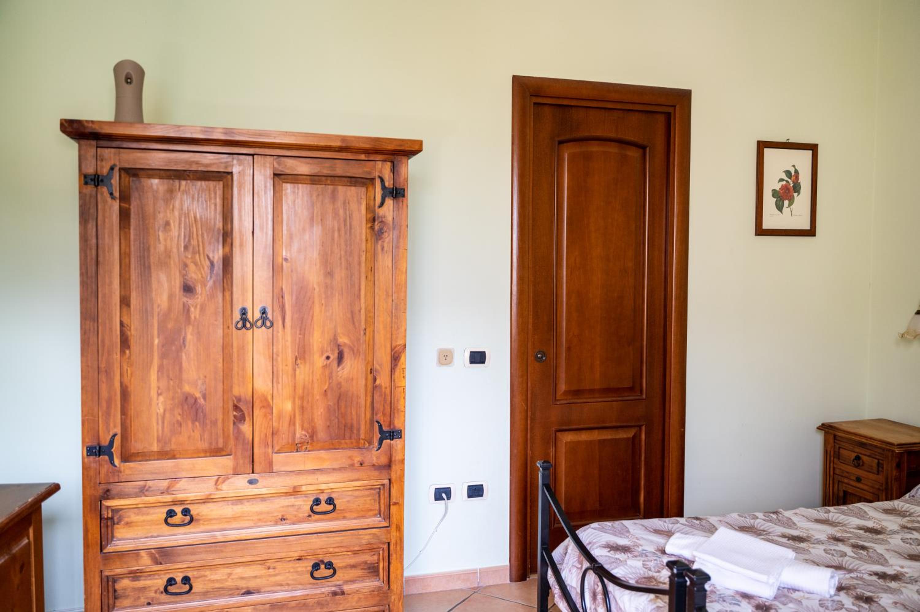 Double or Twin Room with Mountain View - Photo 15