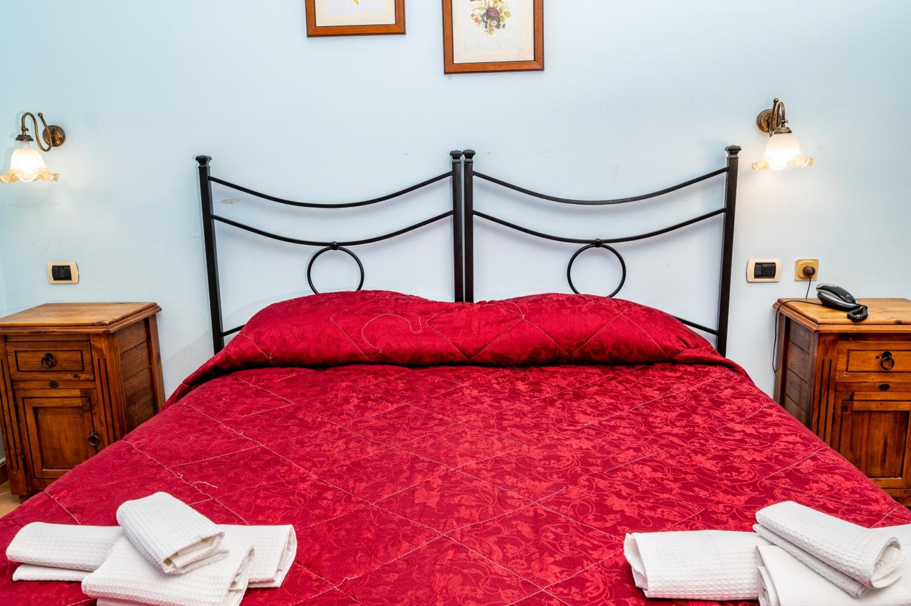 Deluxe Double or Twin Room with Mountain View - Photo 13
